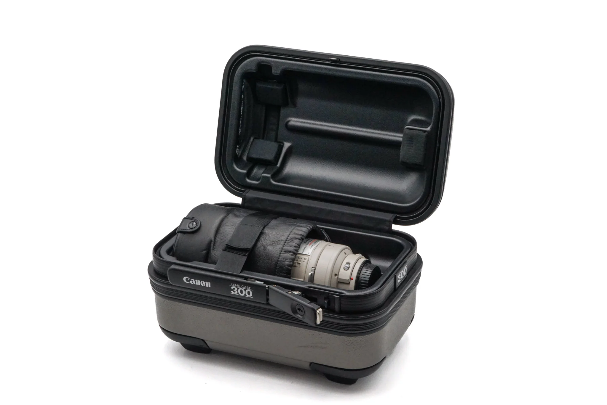 Canon 300mm f2.8 L IS USM - Image 11