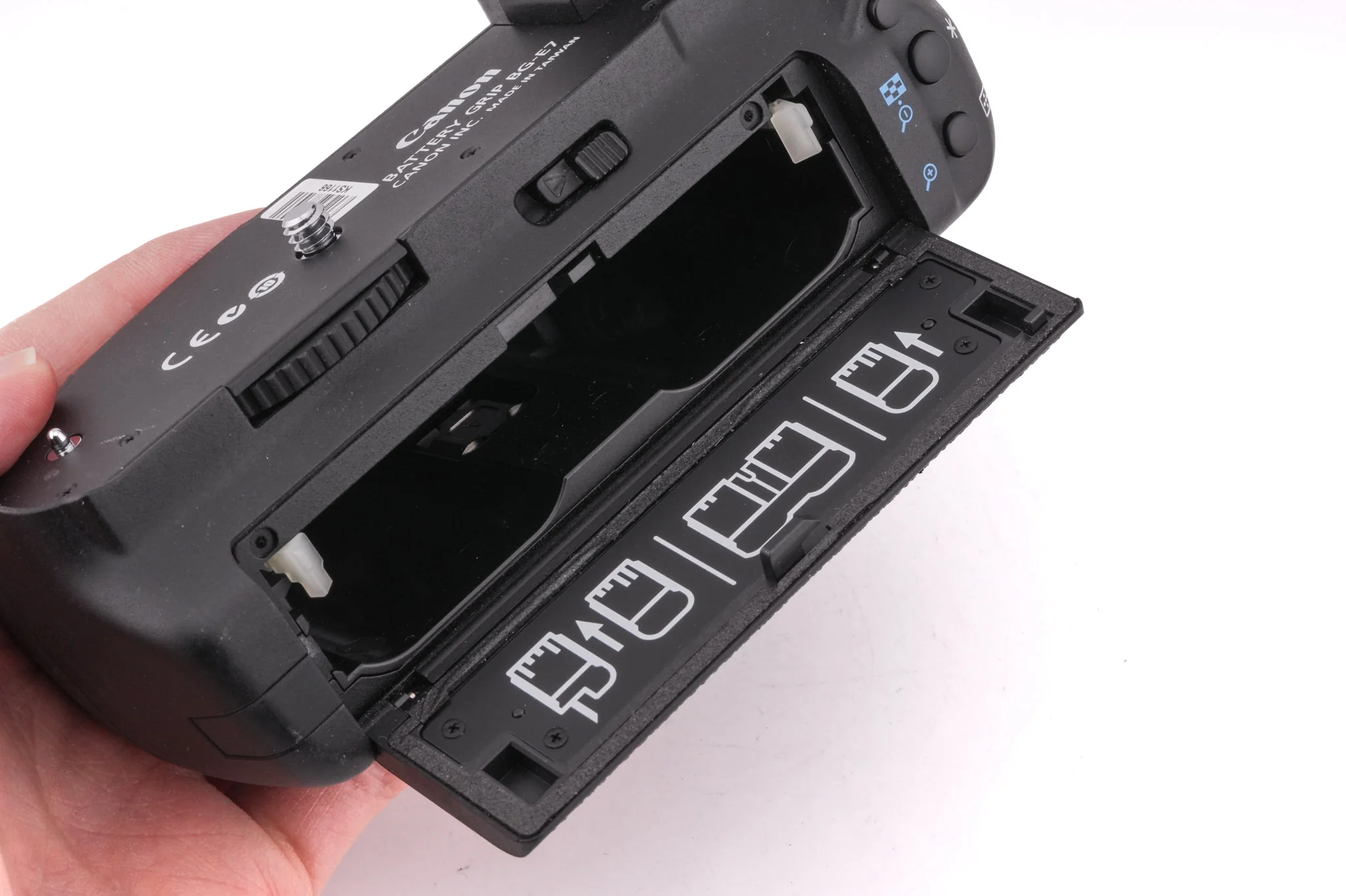 Canon BG-E7 Battery Grip - Image 5