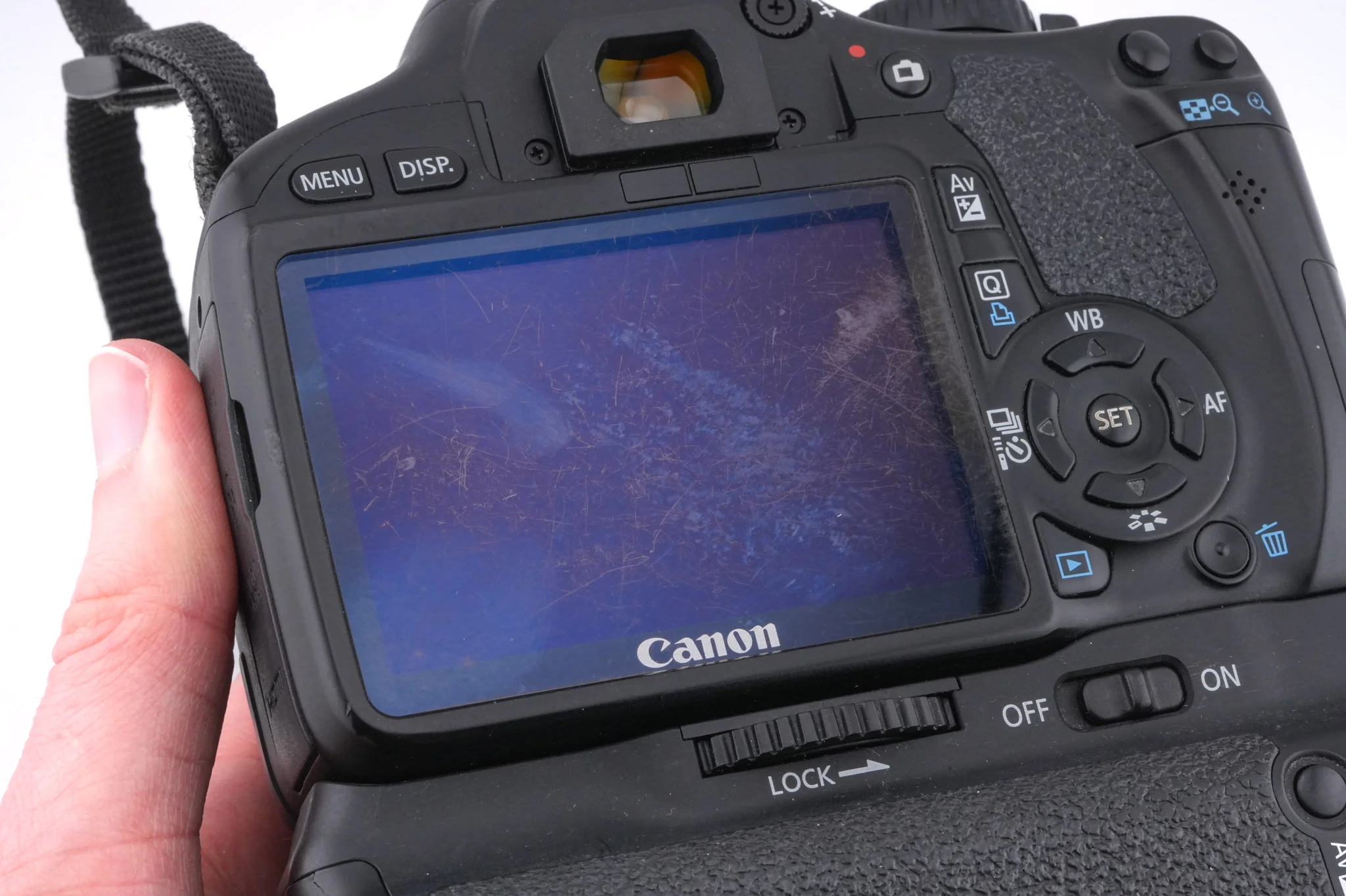 Canon EOS 550D + BG-E8 Battery Grip - Image 6