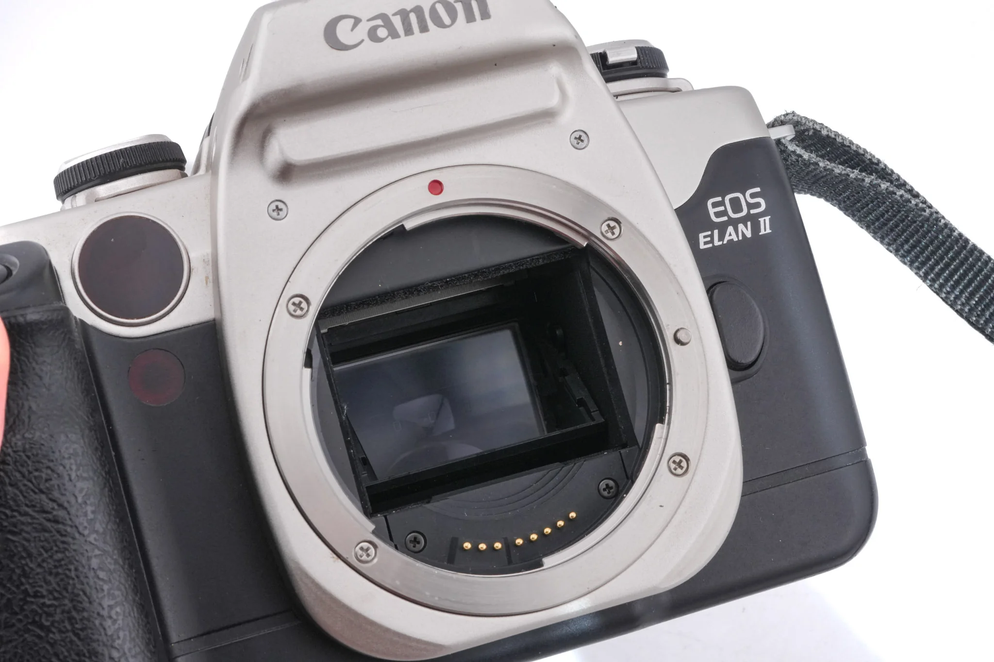 Canon EOS Elan II - Image 7