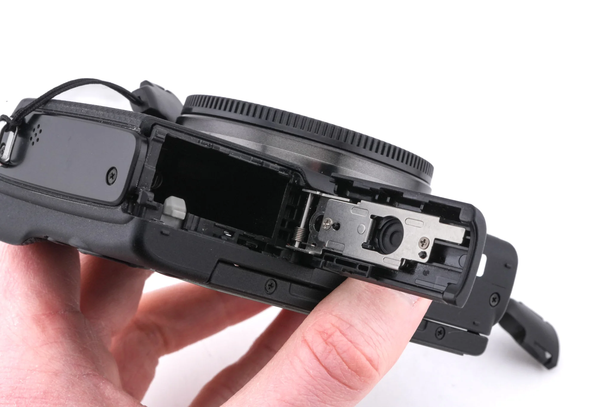Canon EOS M100 - Image 7