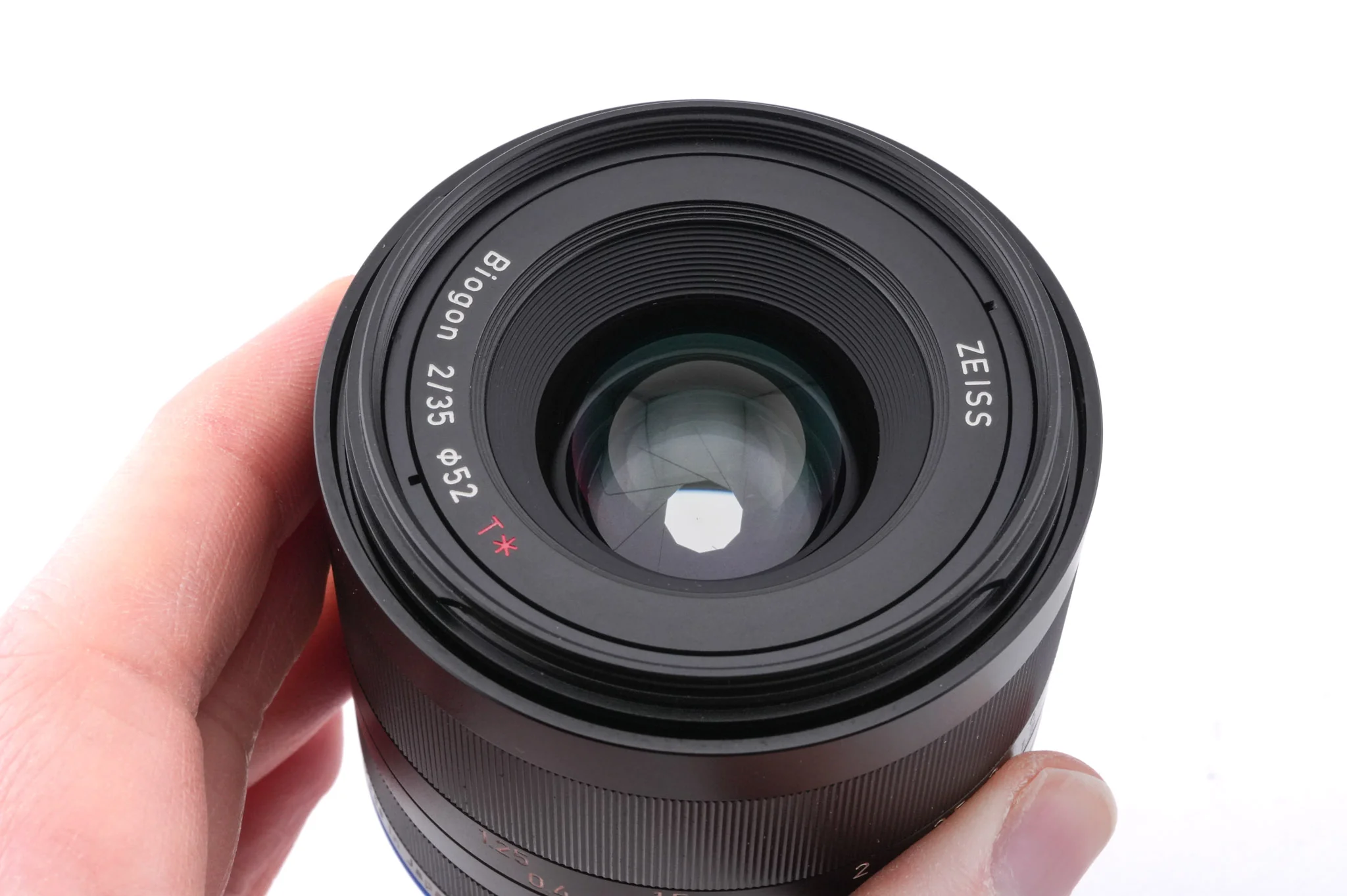 Carl Zeiss 35mm f2 Biogon T* Loxia - Image 3
