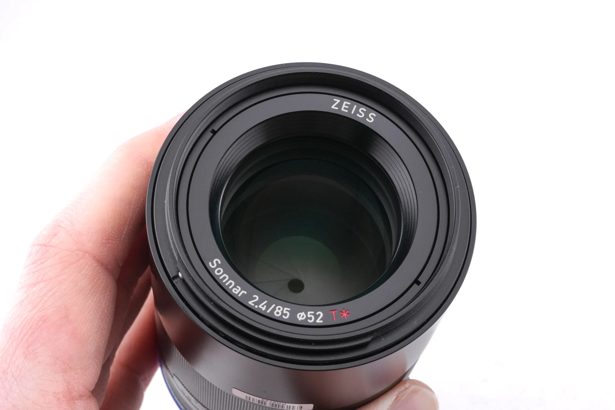 Carl Zeiss 85mm f2.4 Sonnar T* Loxia - Image 3