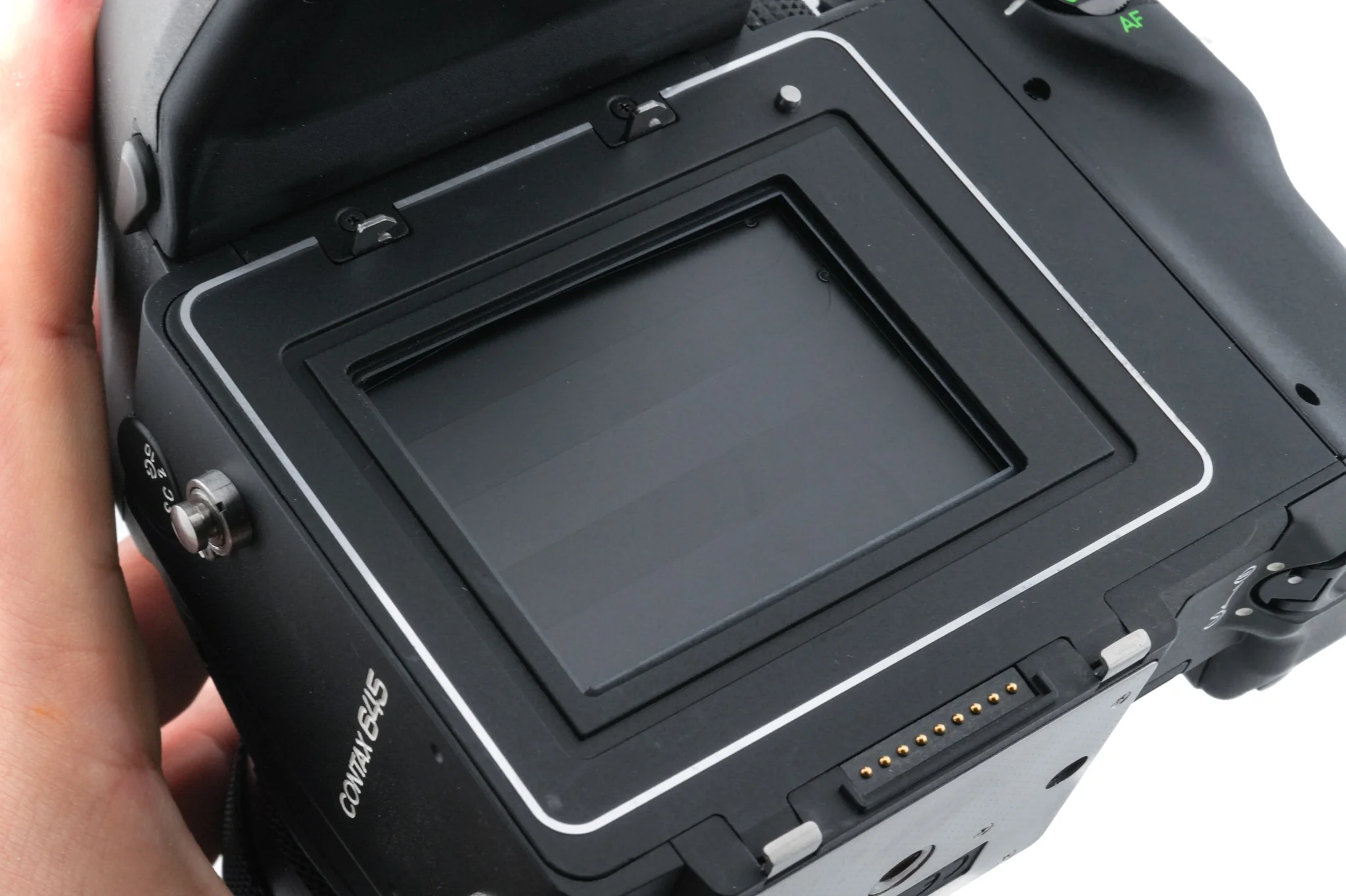Contax 645 + MFB-1 120/220 Film Back Holder + MFB-1A 120/220 Film Insert + MF-1 AE Prism Finder + 80mm f2 Planar T* - Image 11