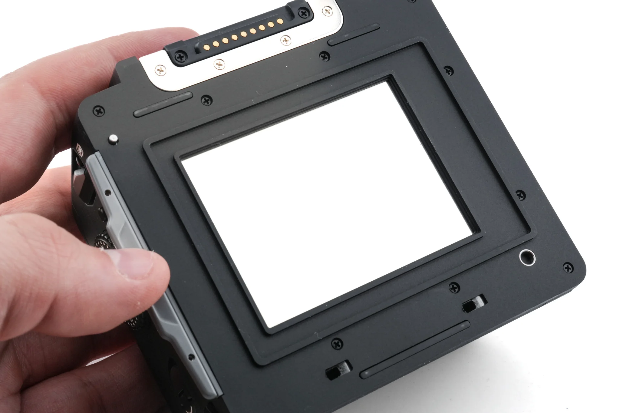 Contax 645 + MFB-1 120/220 Film Back Holder + MFB-1A 120/220 Film Insert + MF-1 AE Prism Finder + 80mm f2 Planar T* - Image 13