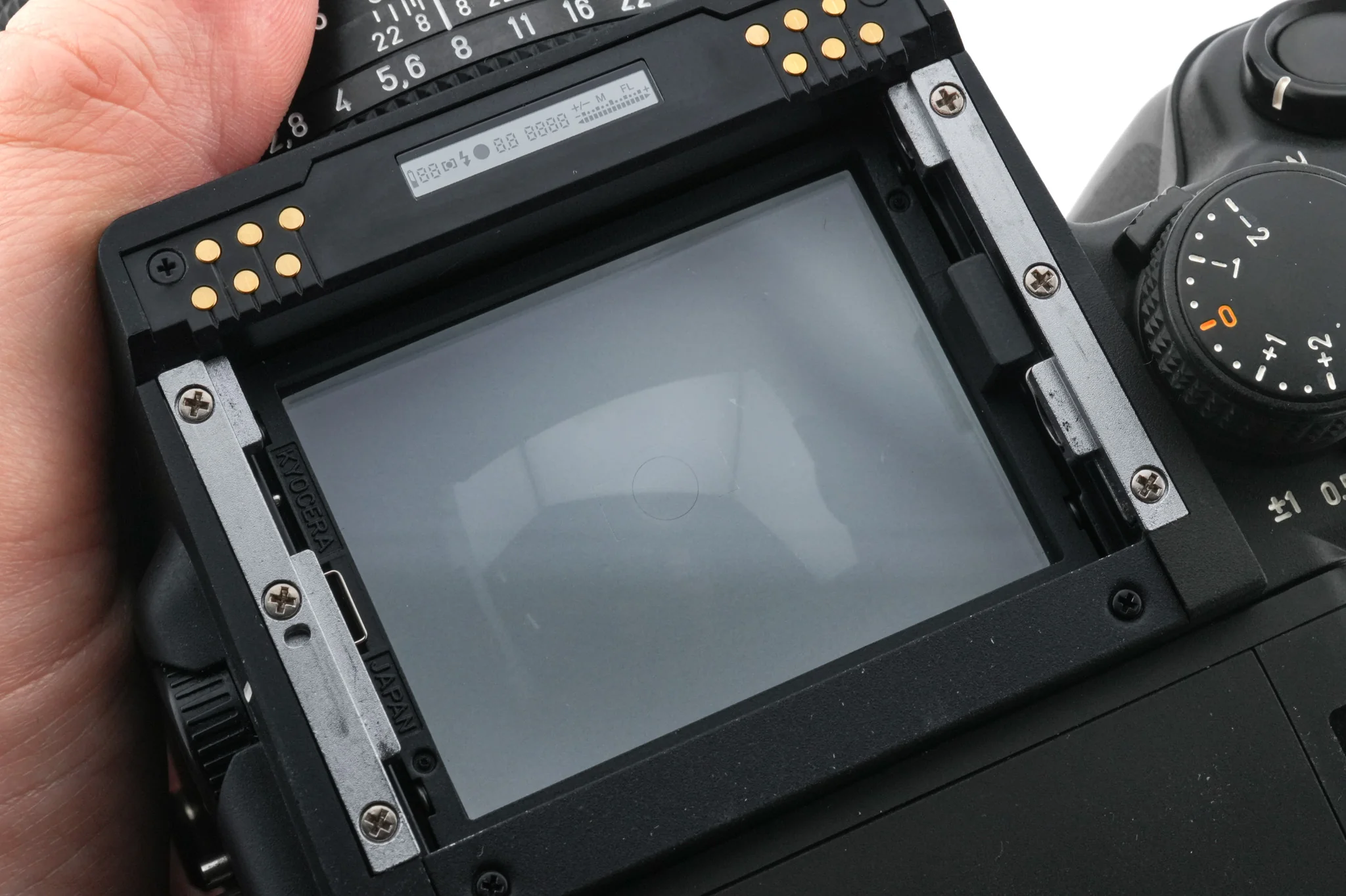 Contax 645 + MFB-1 120/220 Film Back Holder + MFB-1A 120/220 Film Insert + MF-1 AE Prism Finder + 80mm f2 Planar T* - Image 9