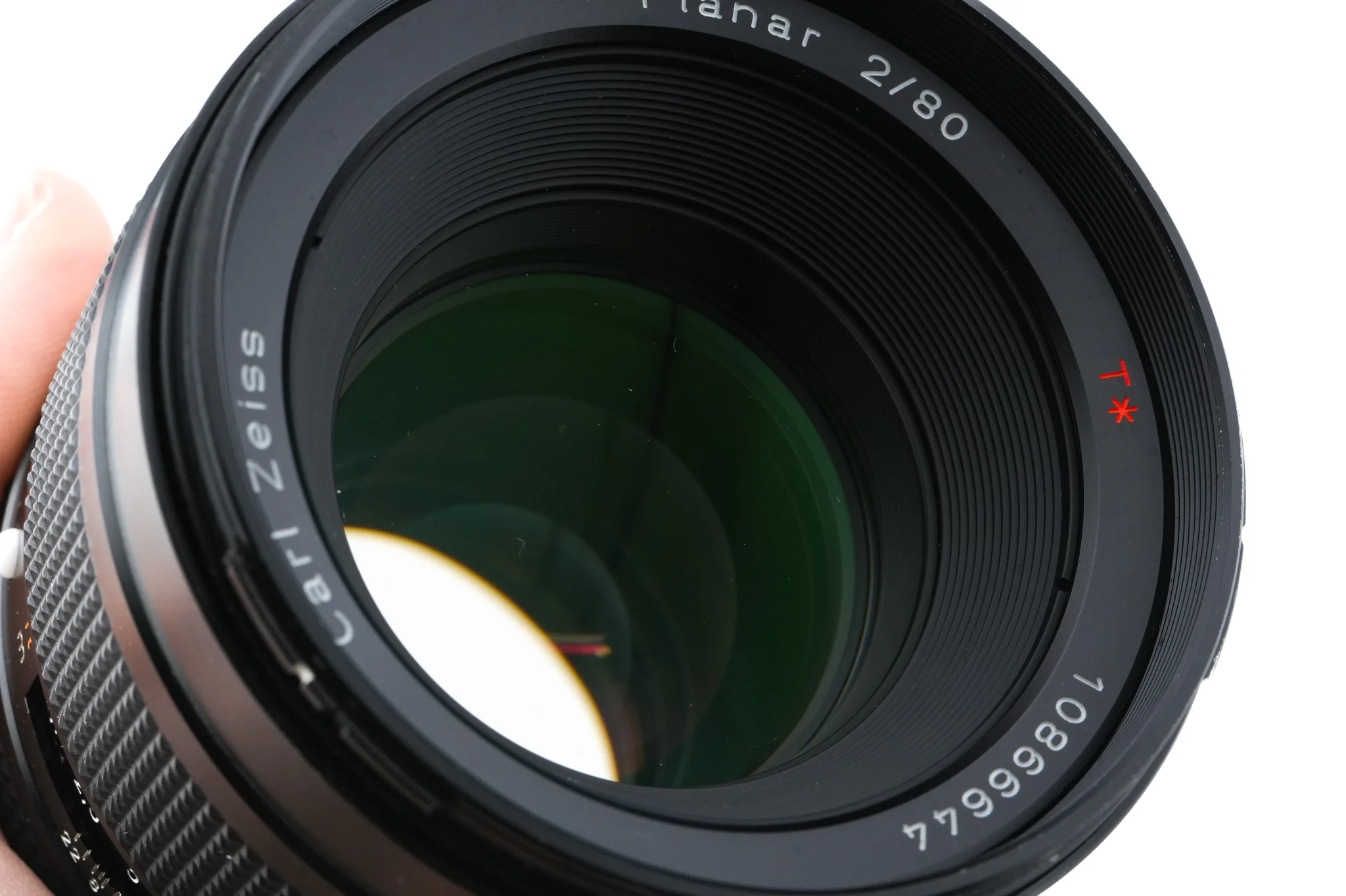 Contax 645 + MF-1 AE Prism Finder + MFB-1 120/220 Film Back Holder + 80mm f2 Planar T* - Image 5