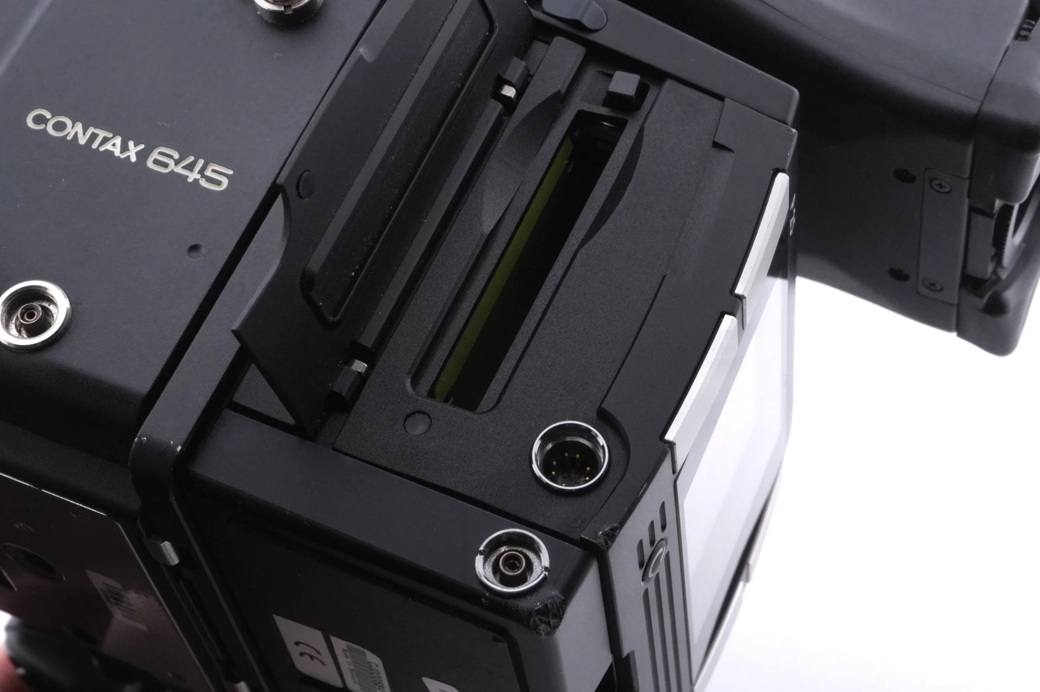 Contax 645 + P25 Digital Back + 80mm f2 Planar T* + MF-1 AE Prism Finder - Image 12