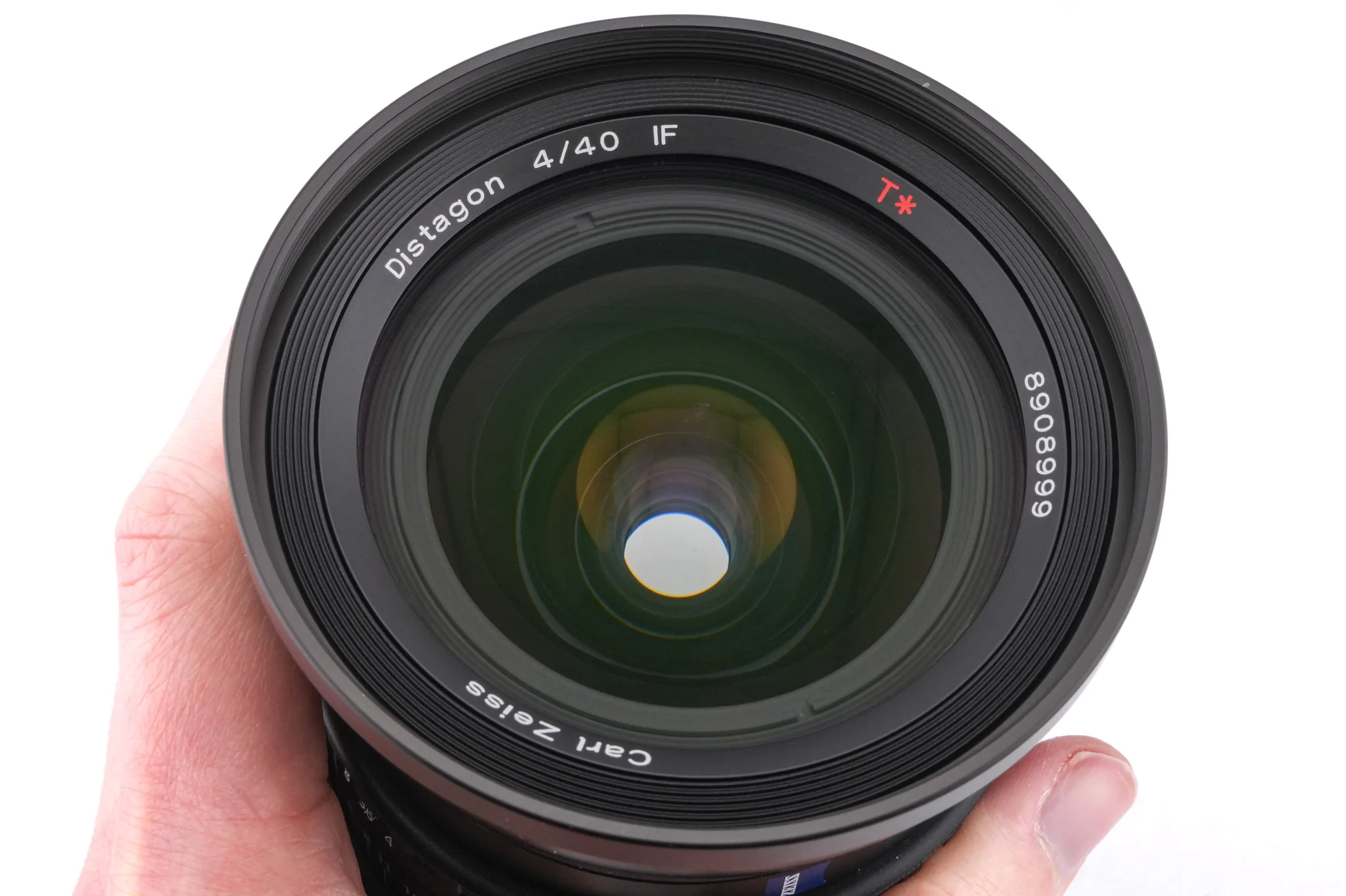 Hasselblad 40mm f4 Distagon T* CFE FLE IF (3020039) + 93mm Haze Filter 1x HZ -0 + Lens Shade / Filter Adapter Ring 93/40 (40693) - Image 5