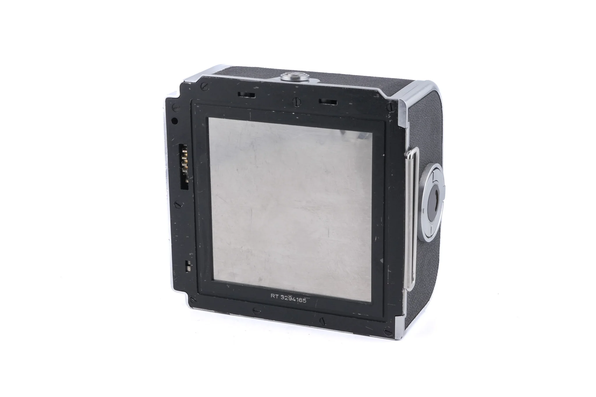 Hasselblad 500C/M (Silver, 10026) + Waist Level Finder (New / Chrome, 42315) + A12N Film Magazine + 80mm f2.8 Planar T* CF (20029) + Standard Focusing Screen (42161) - Image 11