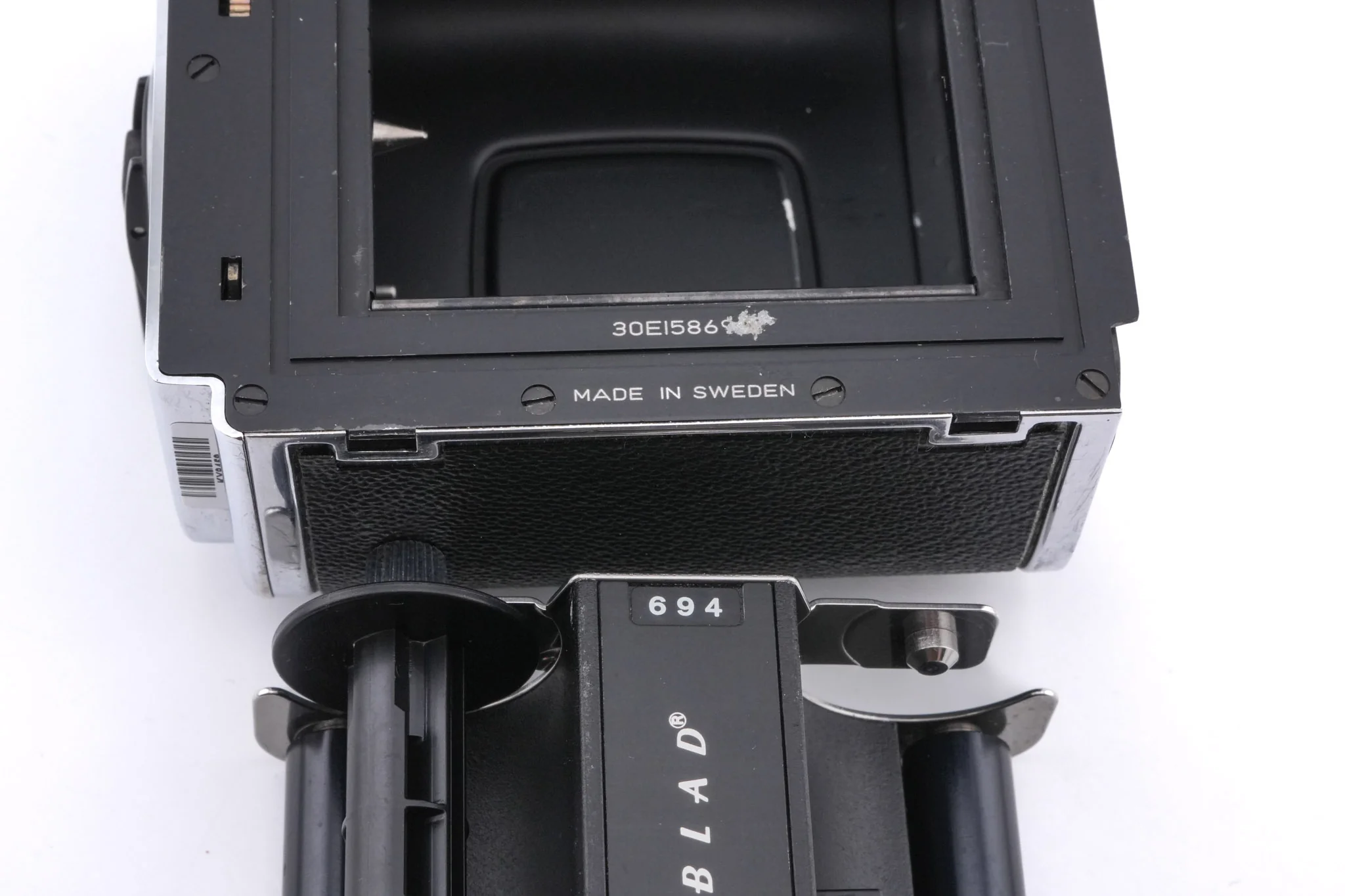 Hasselblad 500C/M (Silver, 10026) + A12N Film Magazine + Waist Level Finder (New / Chrome, 42315) + 80mm f2.8 Planar T* CF (20029) - Image 12