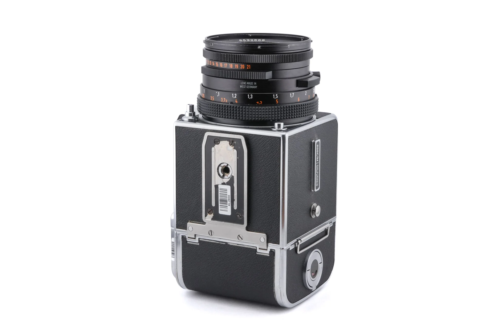 Hasselblad 500C/M (Silver, 10026) + A12N Film Magazine + Waist Level Finder (New / Chrome, 42315) + 80mm f2.8 Planar T* CF (20029) - Image 5
