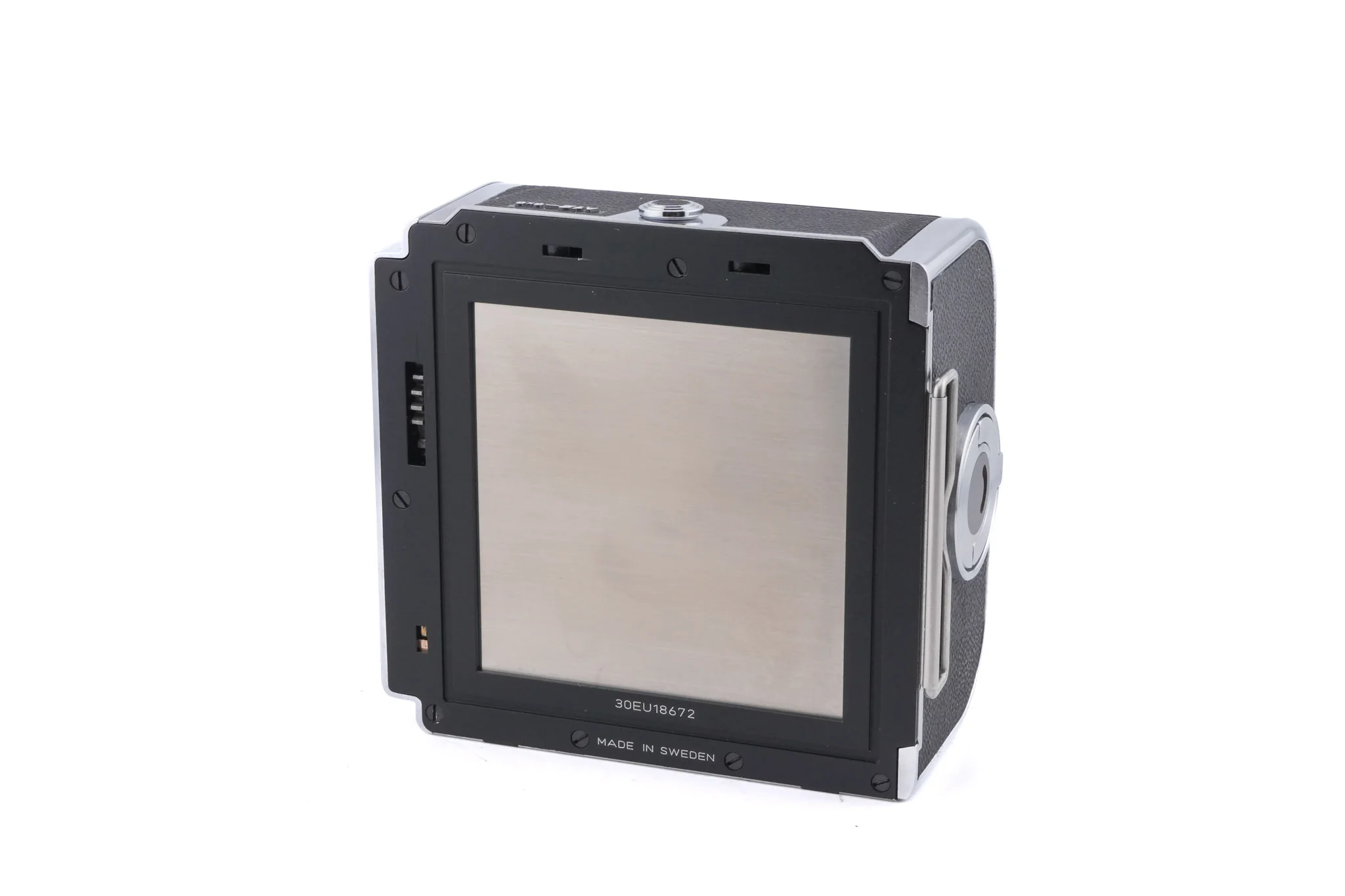 Hasselblad 501CM (Silver, 10238) + Acute Matte D Microprism / Split Image Focusing Screen (42215) + Waist Level Finder (New / Chrome, 42315) + 80mm f2.8 Planar T* CB (20032) + A12N Film Magazine - Image 10