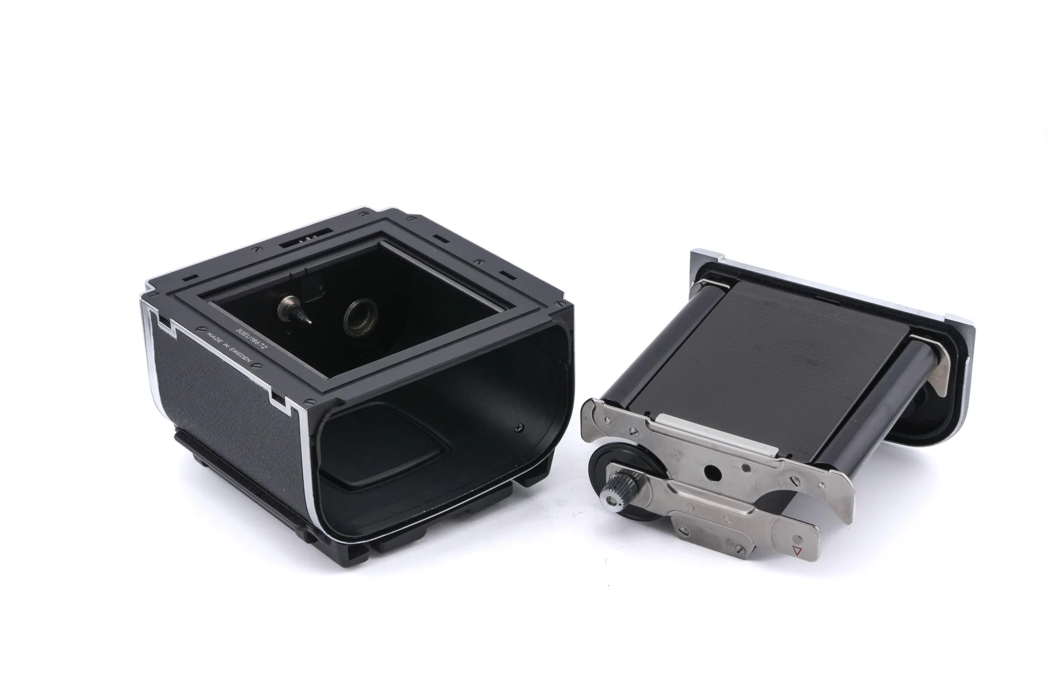 Hasselblad 501CM (Silver, 10238) + Acute Matte D Microprism / Split Image Focusing Screen (42215) + Waist Level Finder (New / Chrome, 42315) + 80mm f2.8 Planar T* CB (20032) + A12N Film Magazine - Image 11