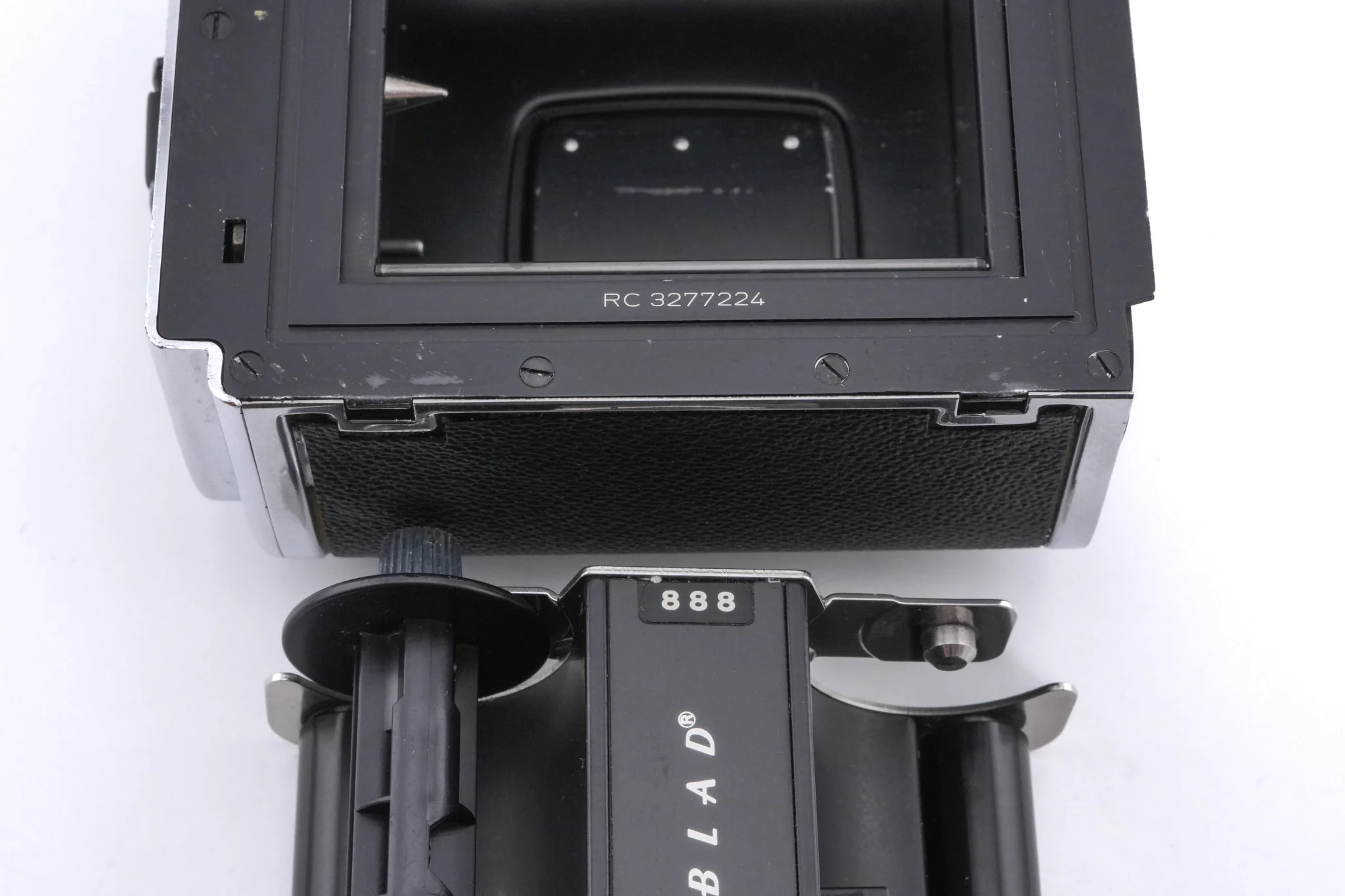 Hasselblad 503CW (Silver, 10243) + Waist Level Finder (New / Chrome, 42315) + A12N Film Magazine + Acute Matte D Standard Focusing Screen (42204) + 80mm f2.8 Planar T* CF (20029) - Image 13