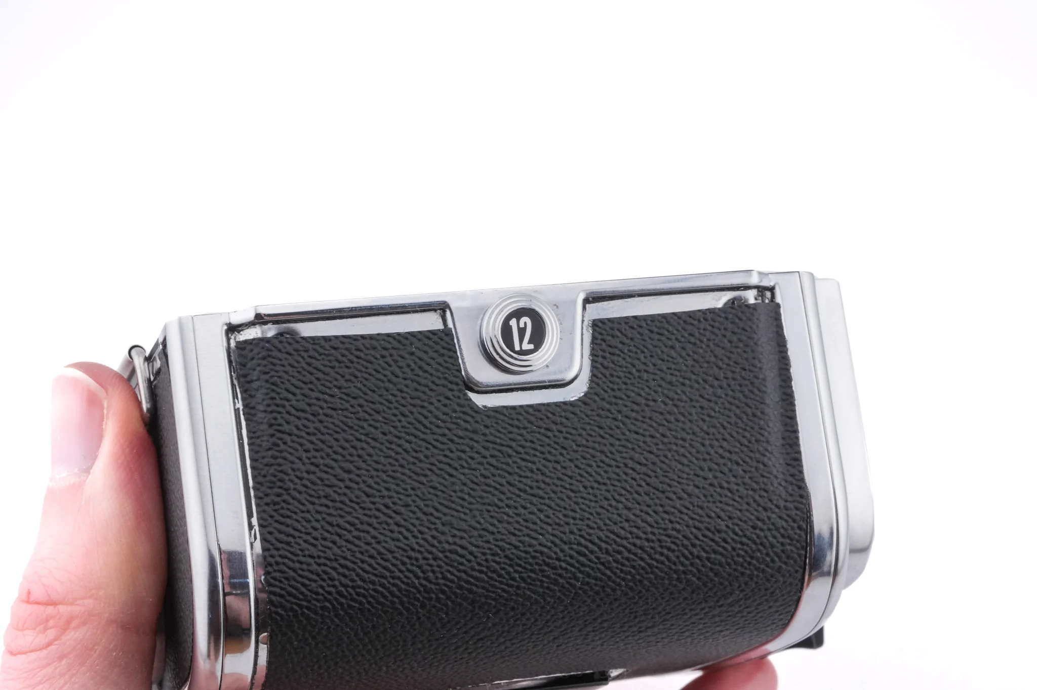Hasselblad 503CX (Silver, 10026) + A12N Film Magazine + Waist Level Finder (New / Chrome, 42315) + Acute Matte Focusing Screen (42165) - Image 14