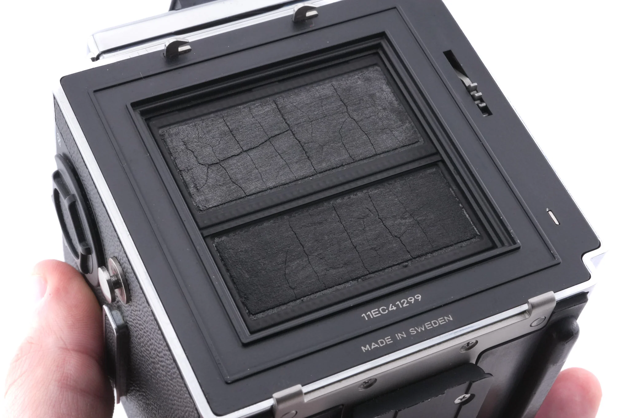 Hasselblad 503CXi (Silver, 10026) + A12N Film Magazine + Waist Level Finder (New / Chrome, 42315) + Acute Matte Focusing Screen (42165) - Image 5