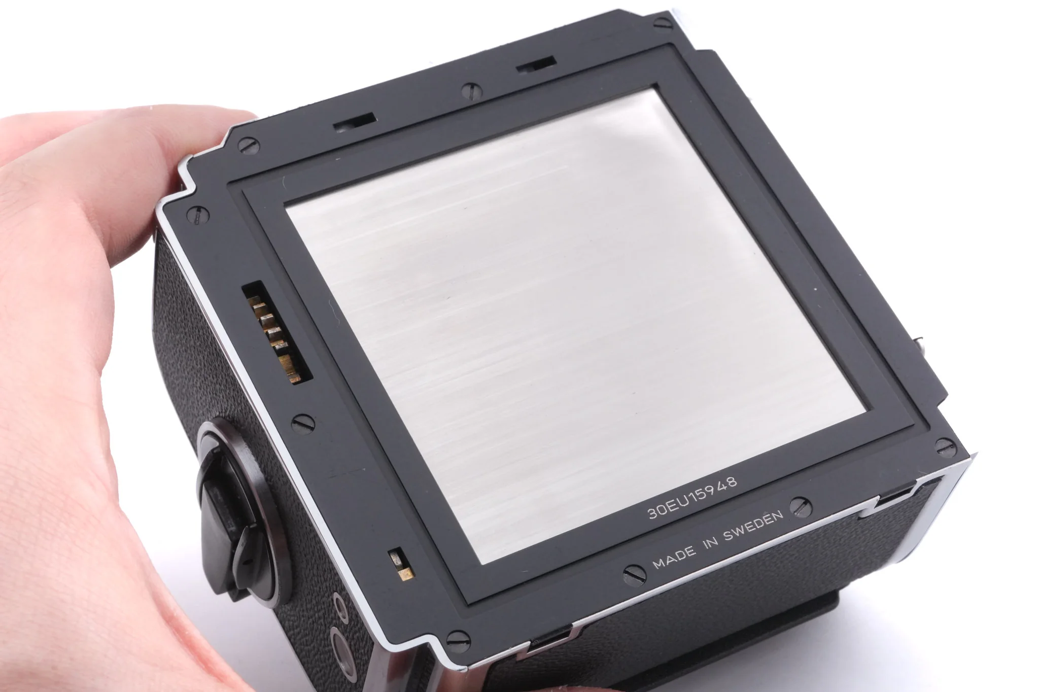 Hasselblad 503CXi (Silver, 10026) + A12N Film Magazine + Waist Level Finder (New / Chrome, 42315) + Acute Matte Focusing Screen (42165) - Image 6