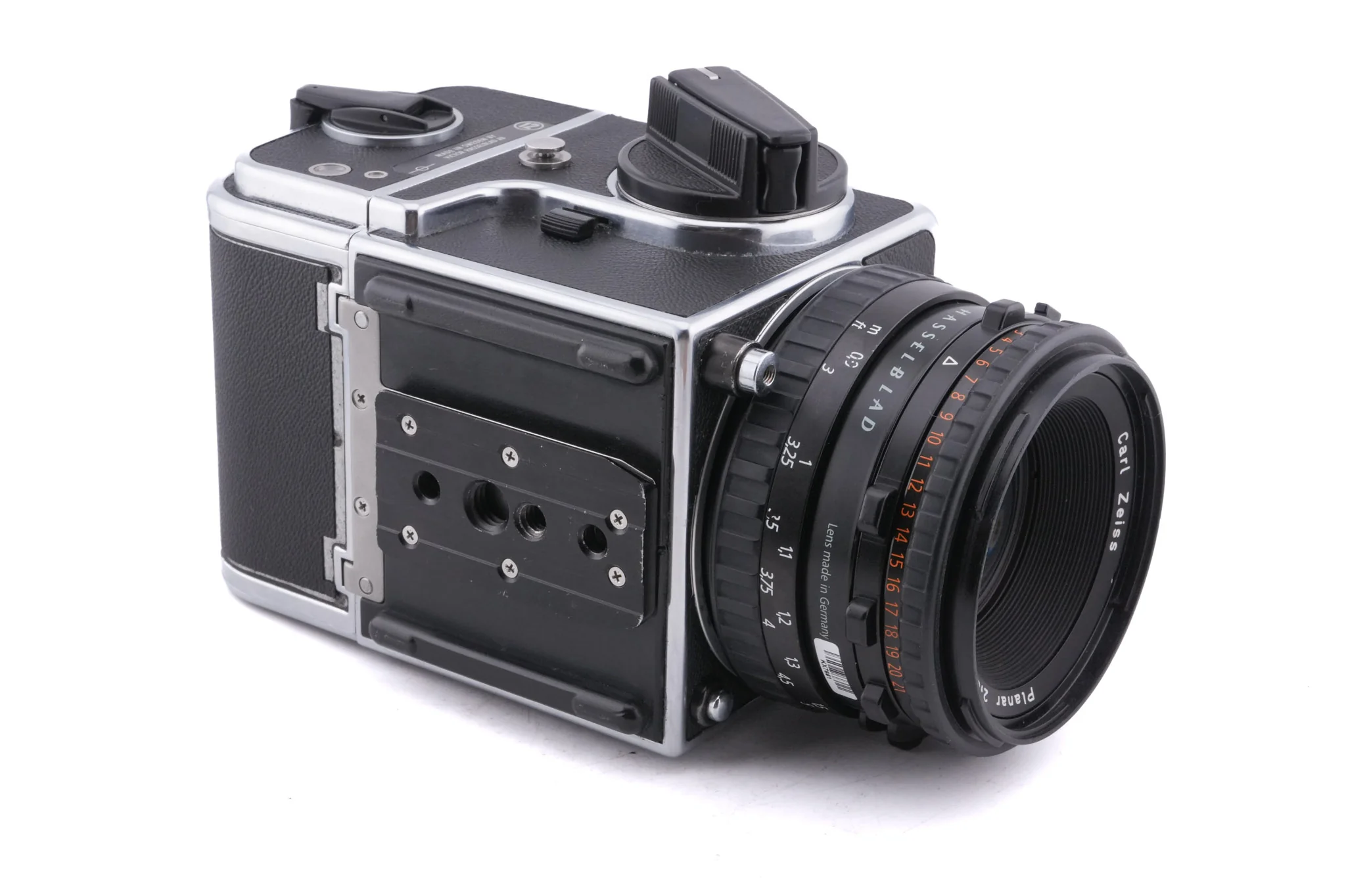 Hasselblad 503CXi (Silver, 10026) + 80mm f2.8 Planar T* CFE (20034) + A12N Film Magazine + Waist Level Finder (New / Chrome, 42315) + Acute Matte Focusing Screen (42165) - Image 6