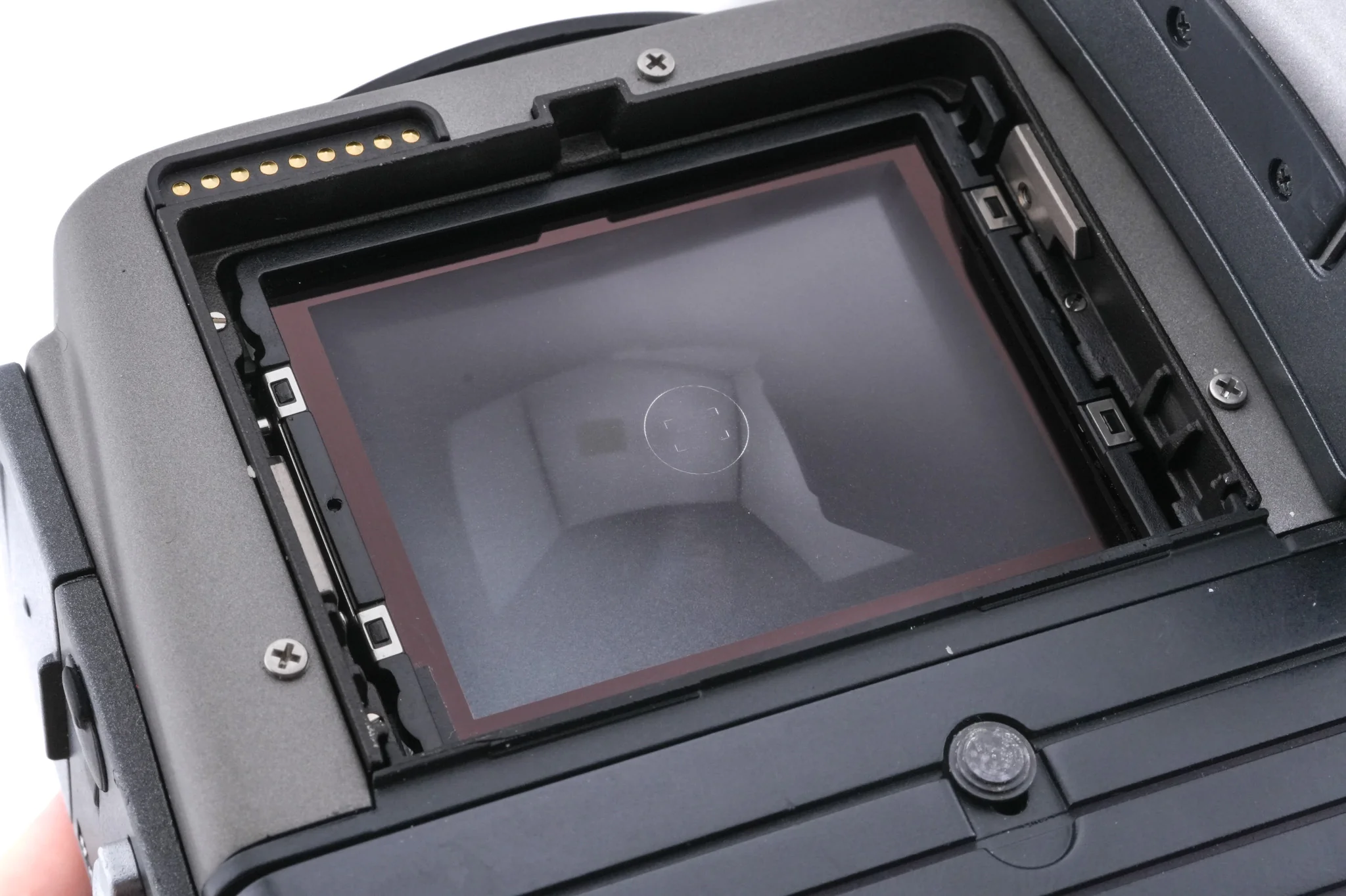 Hasselblad H3DII + H3D 39MP Multishot (MS) Digital Back + HVD 90x Viewfinder - Image 8