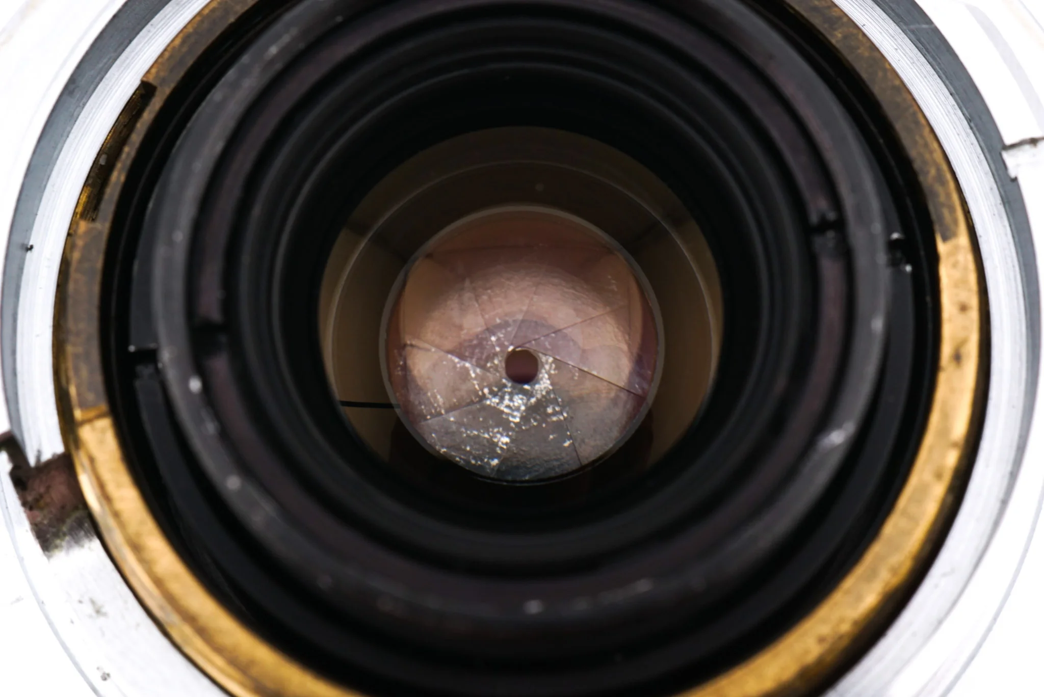 Leica 28mm f2.8 Elmarit (Type II) (Infinity Lock) + Lens Hood (21mm f3.4 / 28mm f2.8) (12501M) - Image 9