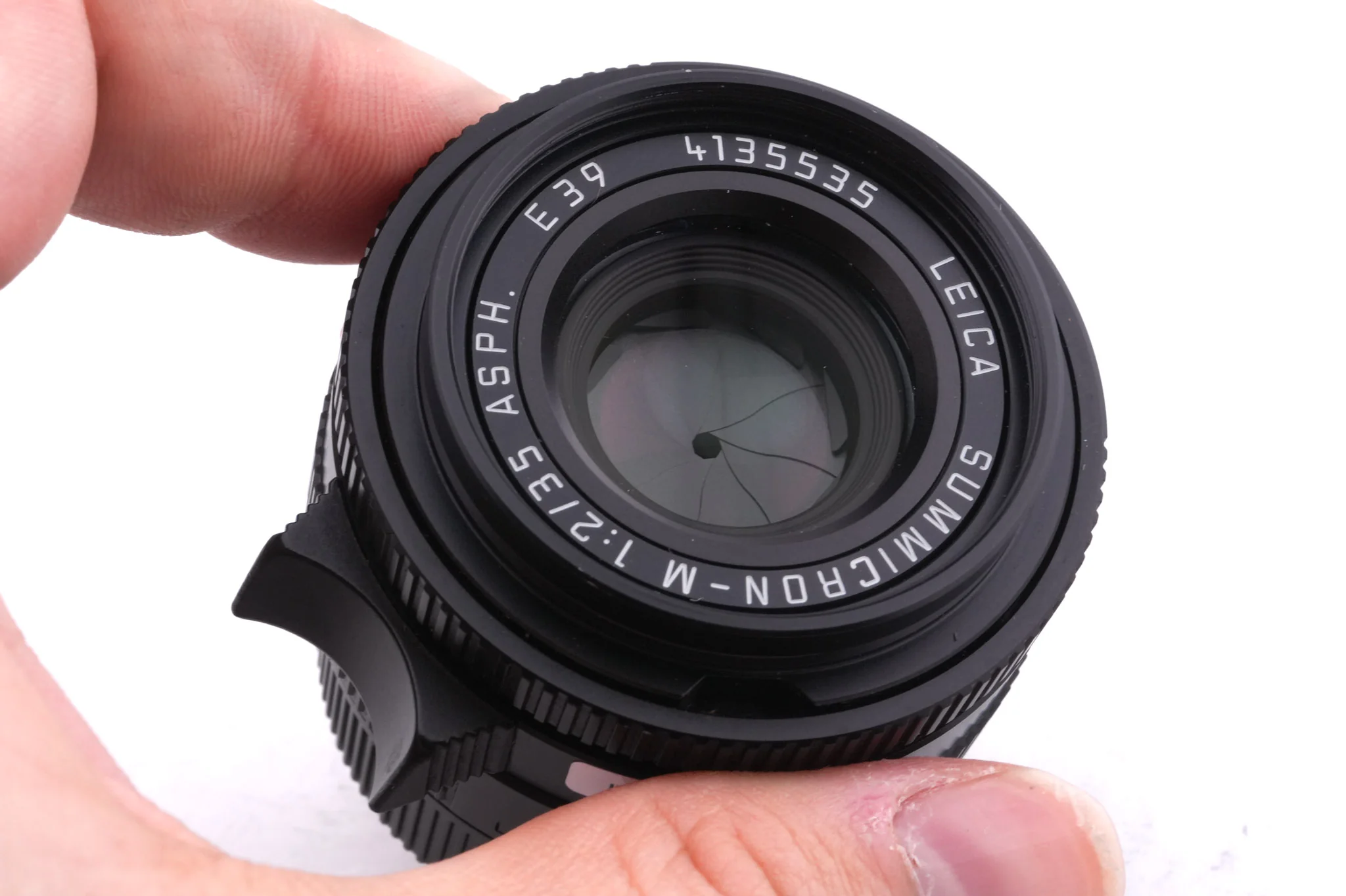 Leica 35mm f2 Summicron-M ASPH. (Type I) (Black, 11879) + Lens Hood (35mm f2 ASPH.) (A42) (12526) - Image 5