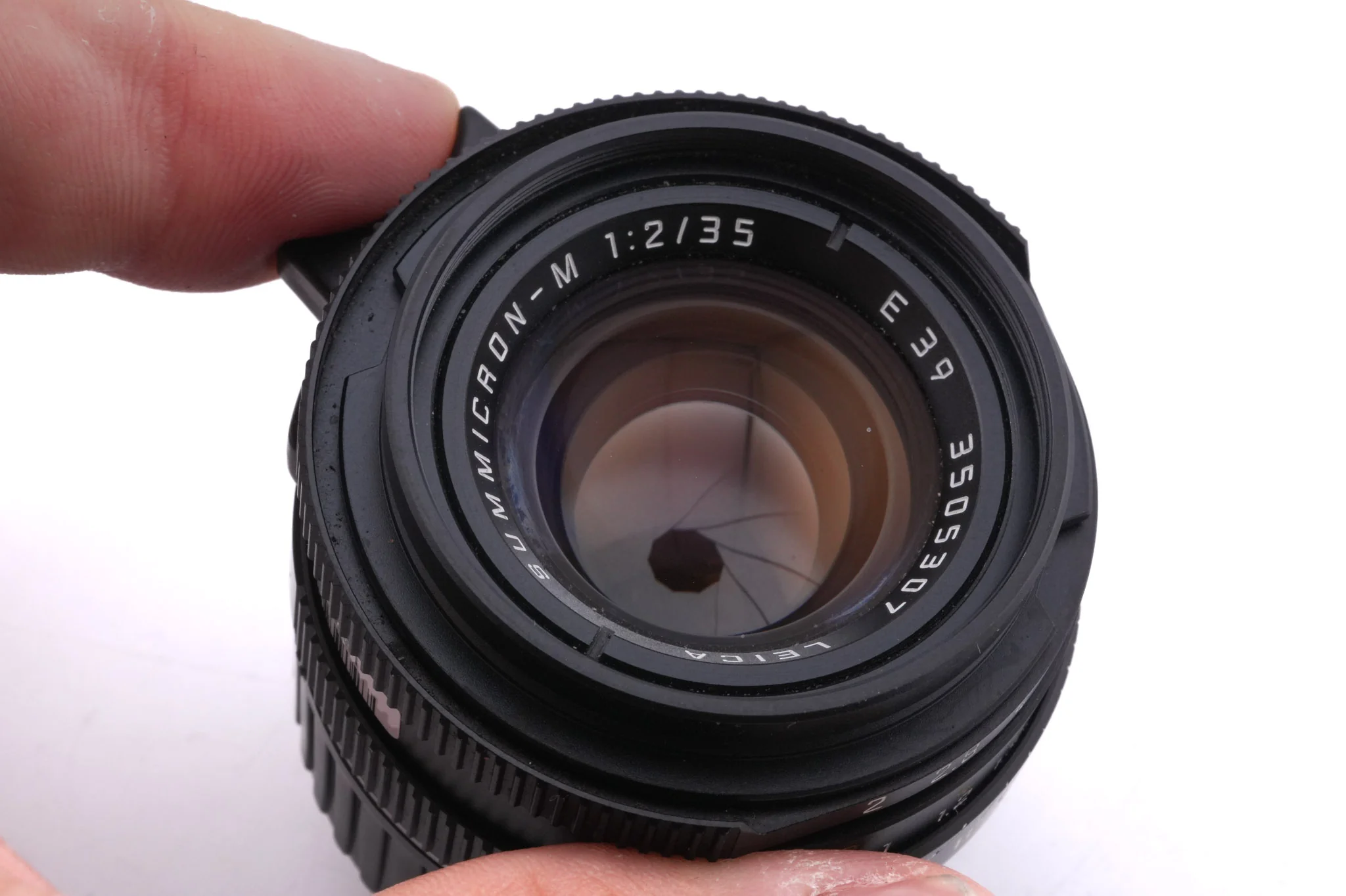 Leica 35mm f2 Summicron-M (Type IV) (Black, 11310) + Lens Hood M2/35 (12524) - Image 5