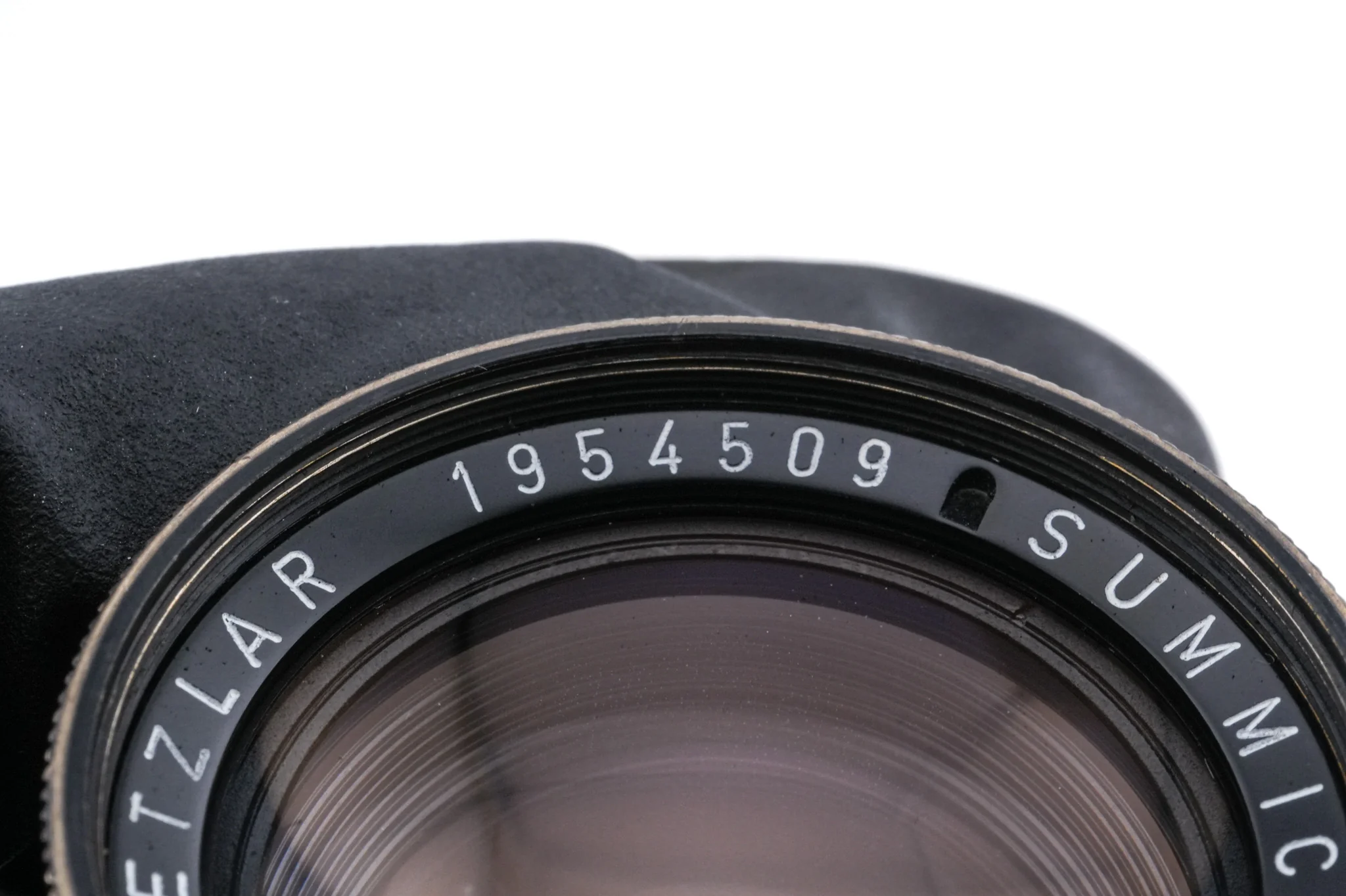 Leica 50mm f2 Summicron (Type II) (Black Paint, 11117) + Lens Hood (35/50mm f2-3.5) (IROOA / 12571) - Image 9