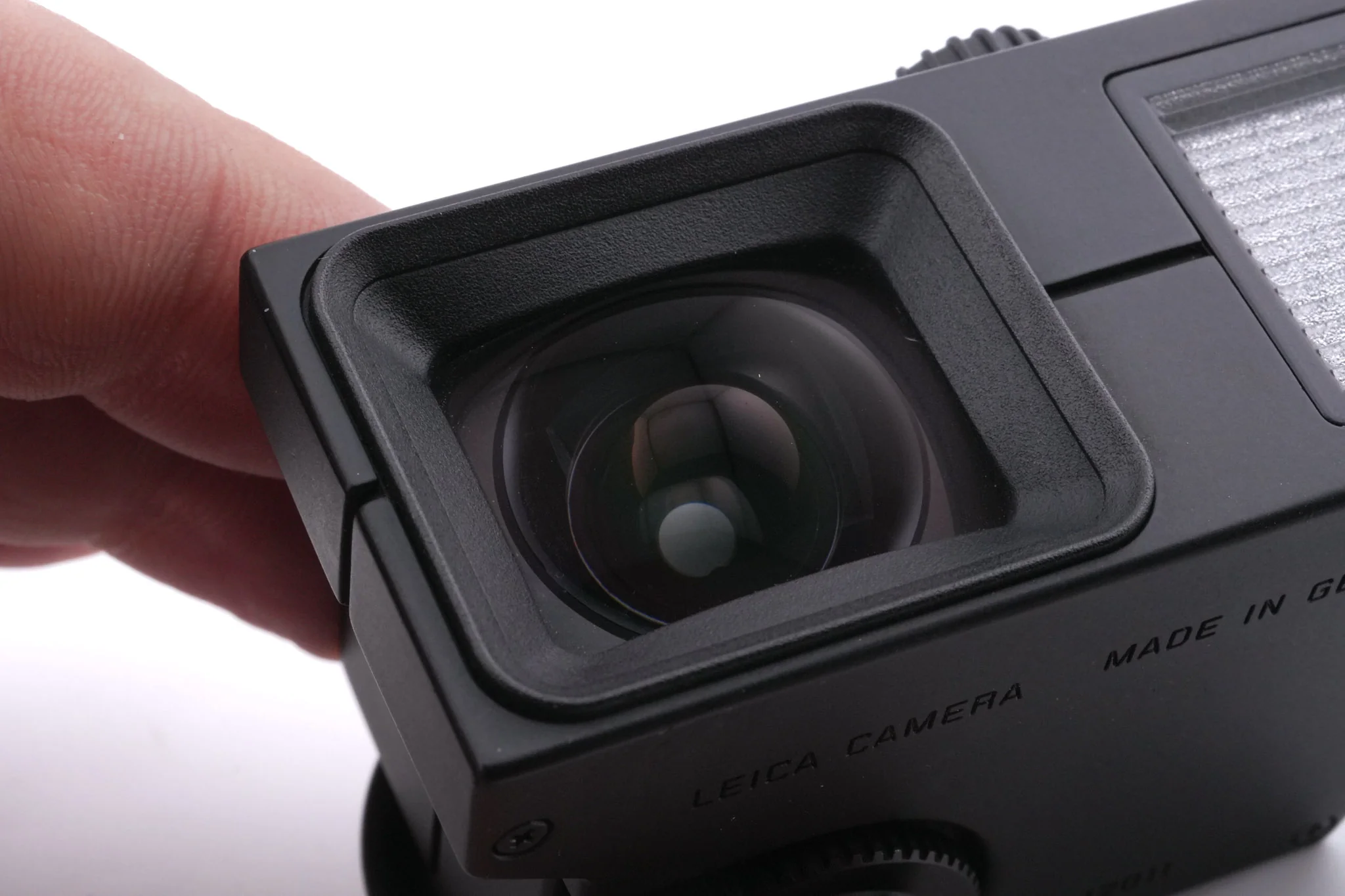 Leica Universal Wide-Angle Viewfinder M (12011) - Image 5