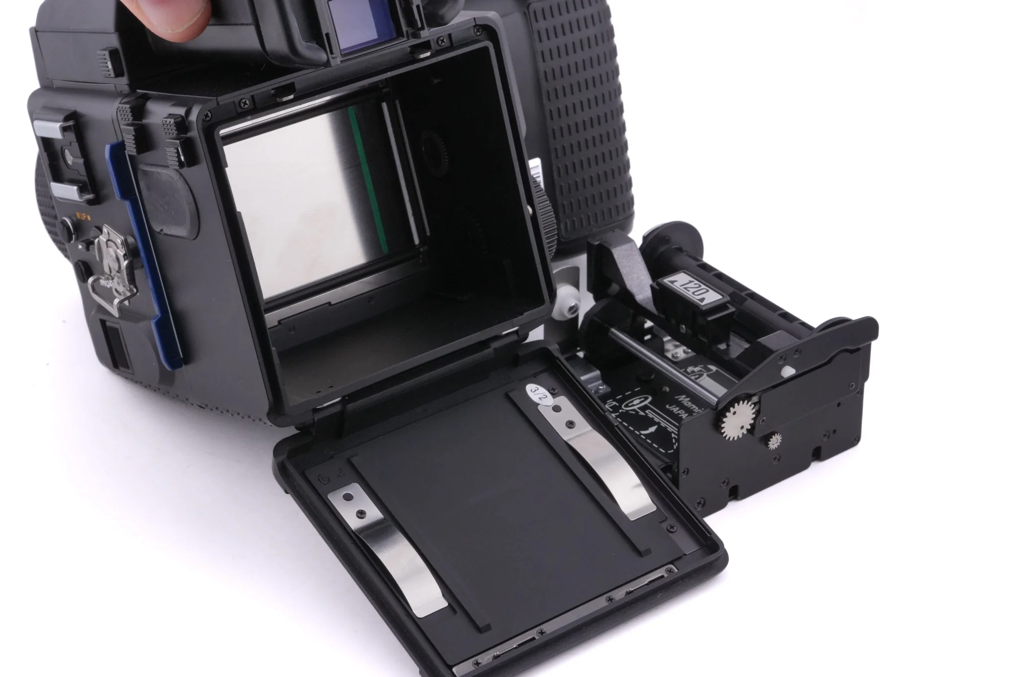 Mamiya M645 Super + 80mm f2.8 Sekor C + AE Prism Finder N + 120/220 Roll Film Holder N + Power Drive N (Y01670) - Image 13