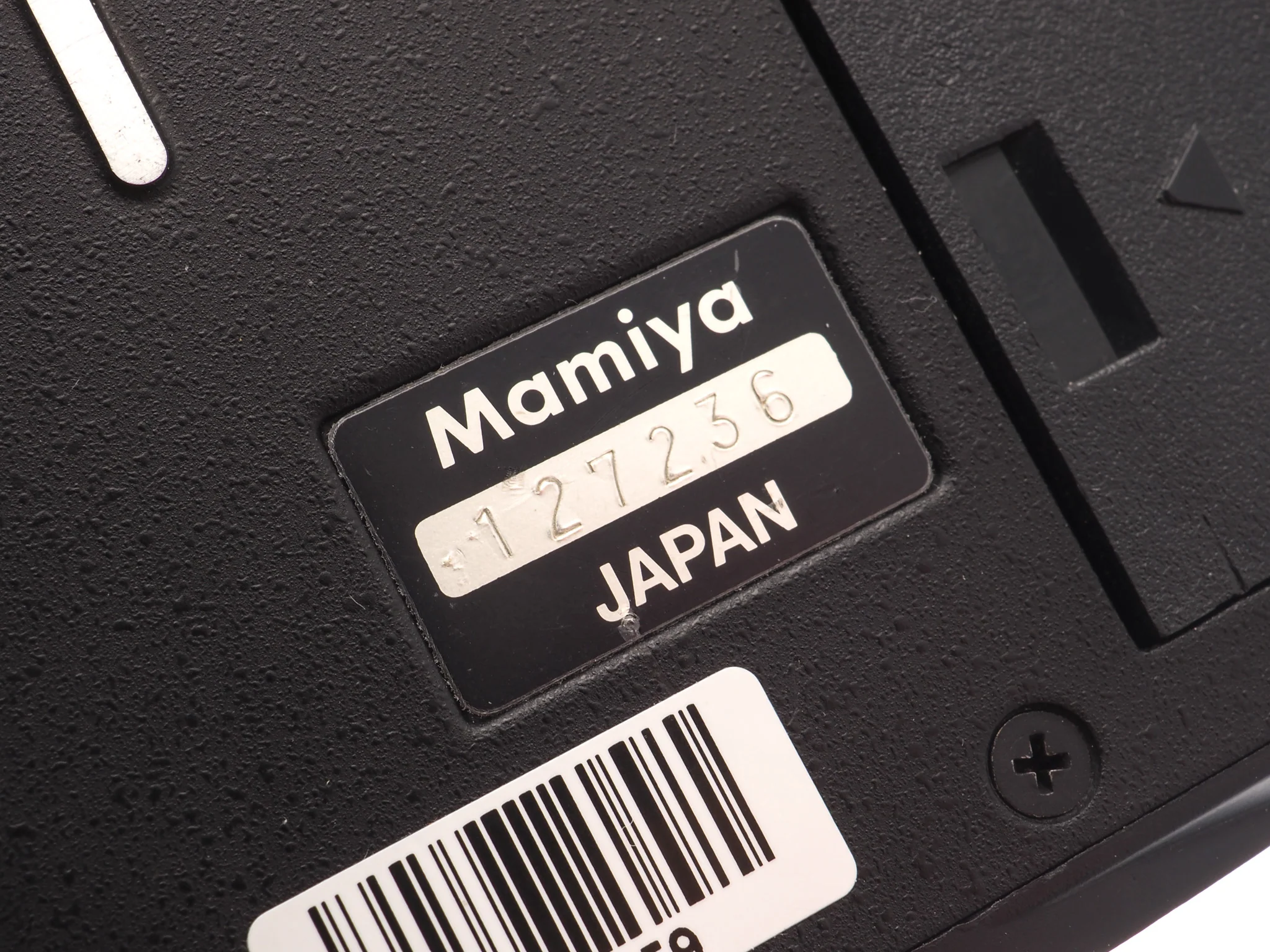 Mamiya RZ67 Professional + 90mm f3.5 Sekor Z W + 120 6x7 Roll Film Holder Professional + Waist Level Finder - Image 20