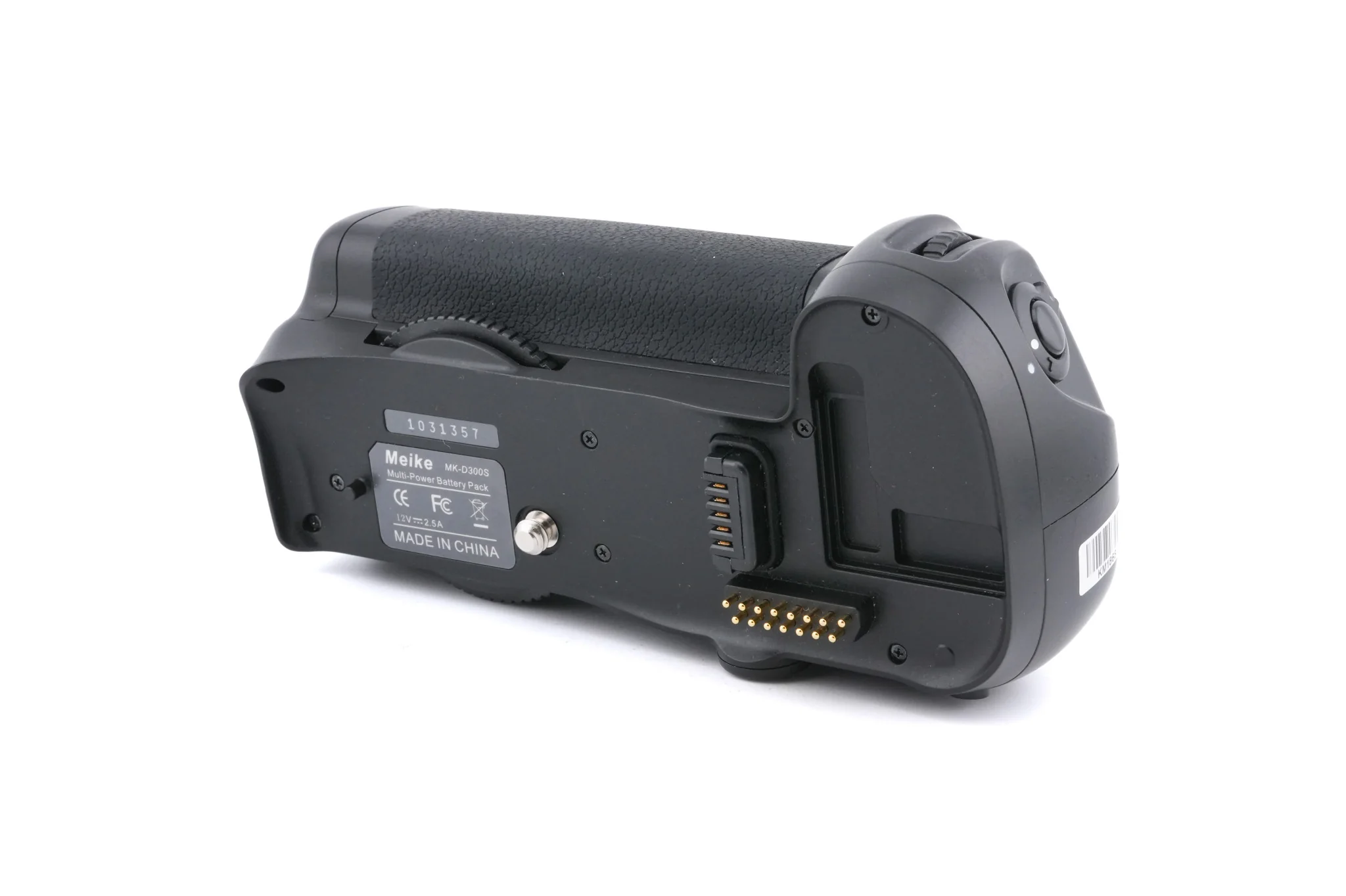 Meike MK-D300S Multi-Power Battery Pack - Image 3