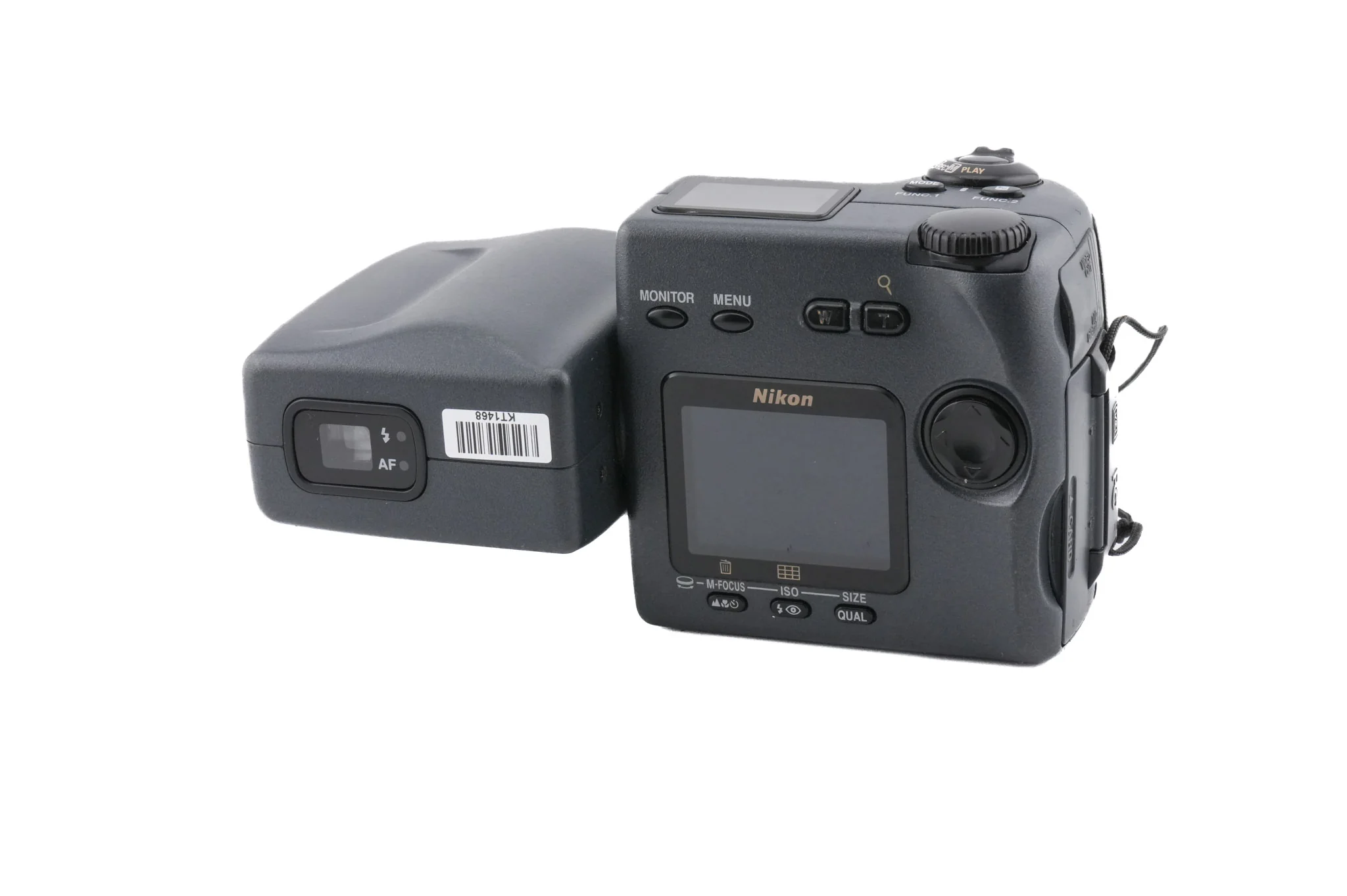 Nikon Coolpix 990 - Image 2