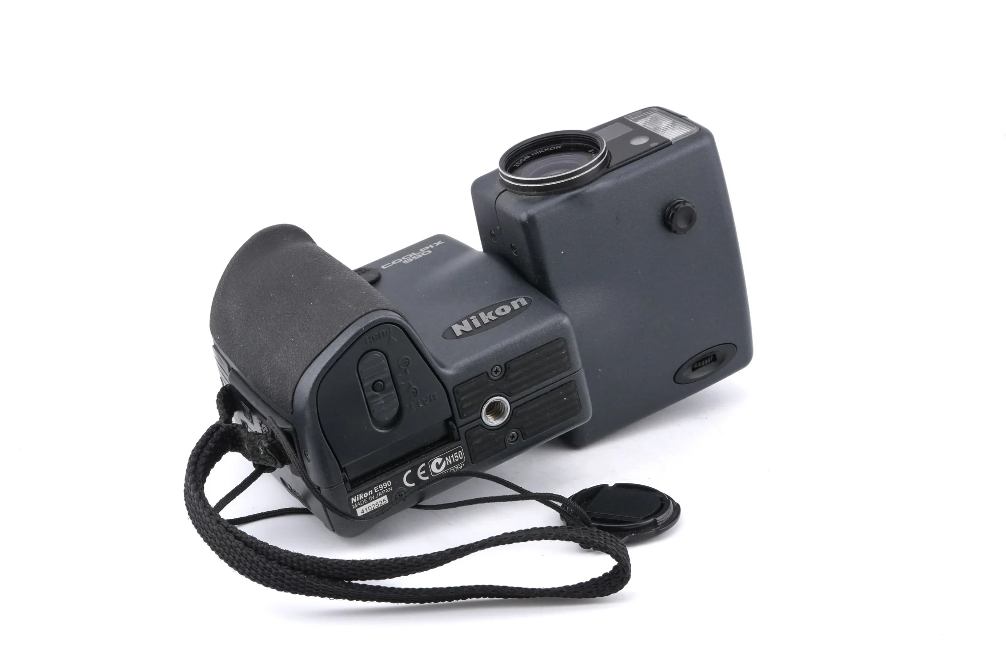 Nikon Coolpix 990 - Image 2