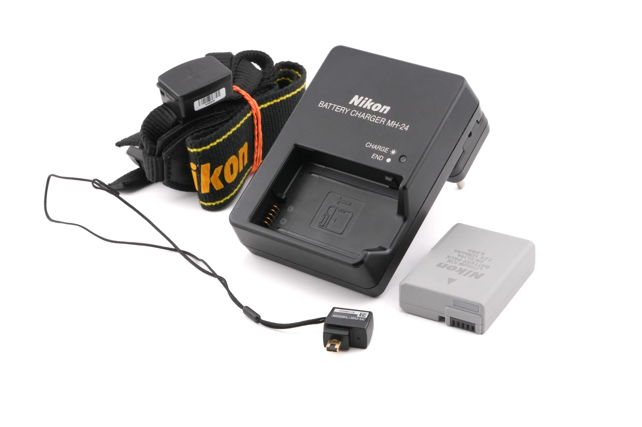 Nikon D5200 + WU-1a Wireless Mobile Adapter - Image 4