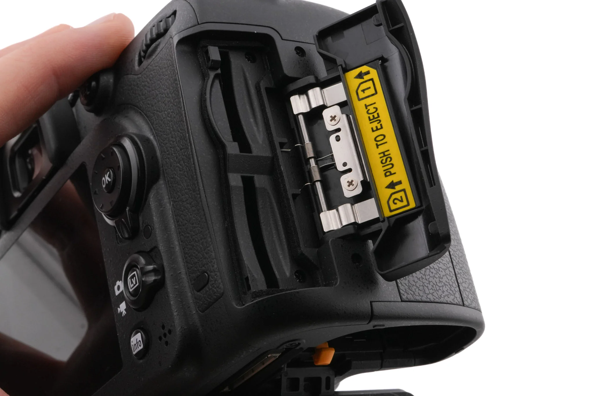Nikon D7100 + WU-1a Wireless Mobile Adapter - Image 9
