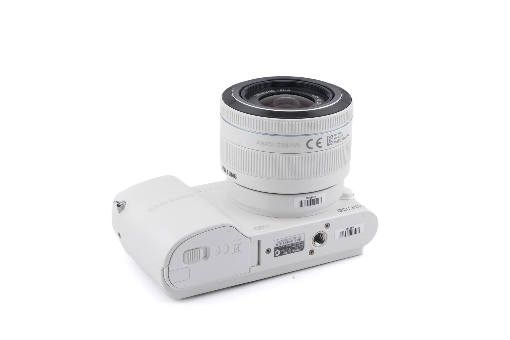 Samsung NX1100 + 20-50mm f3.5-5.6 II ED i-Function - Image 2