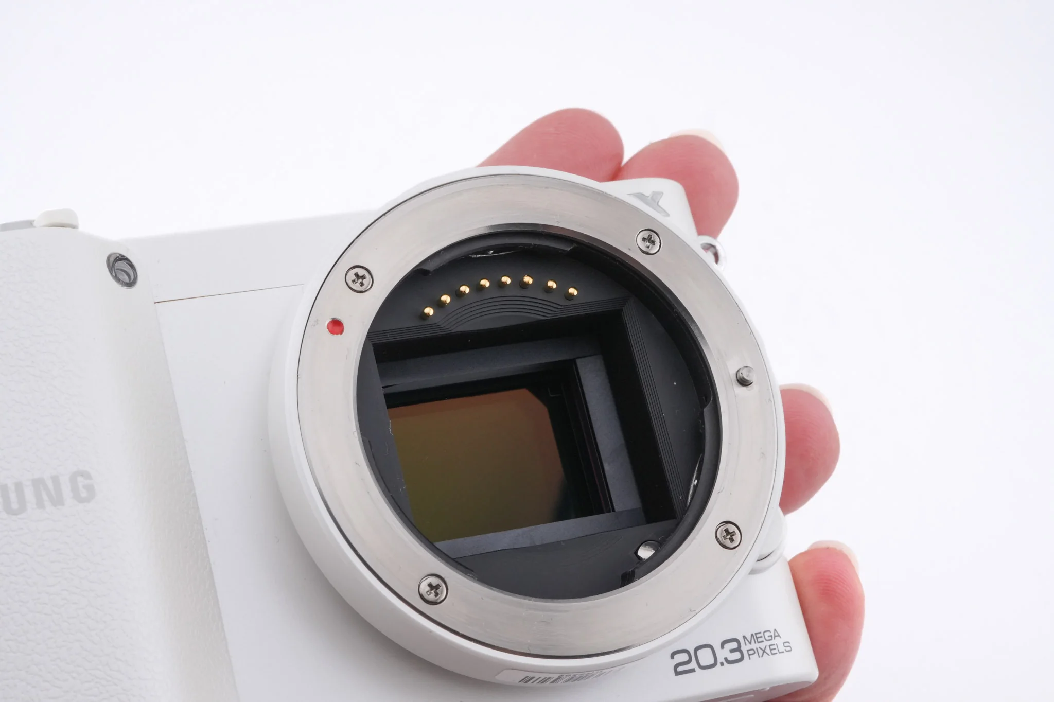 Samsung NX1100 + 20-50mm f3.5-5.6 II ED i-Function - Image 7