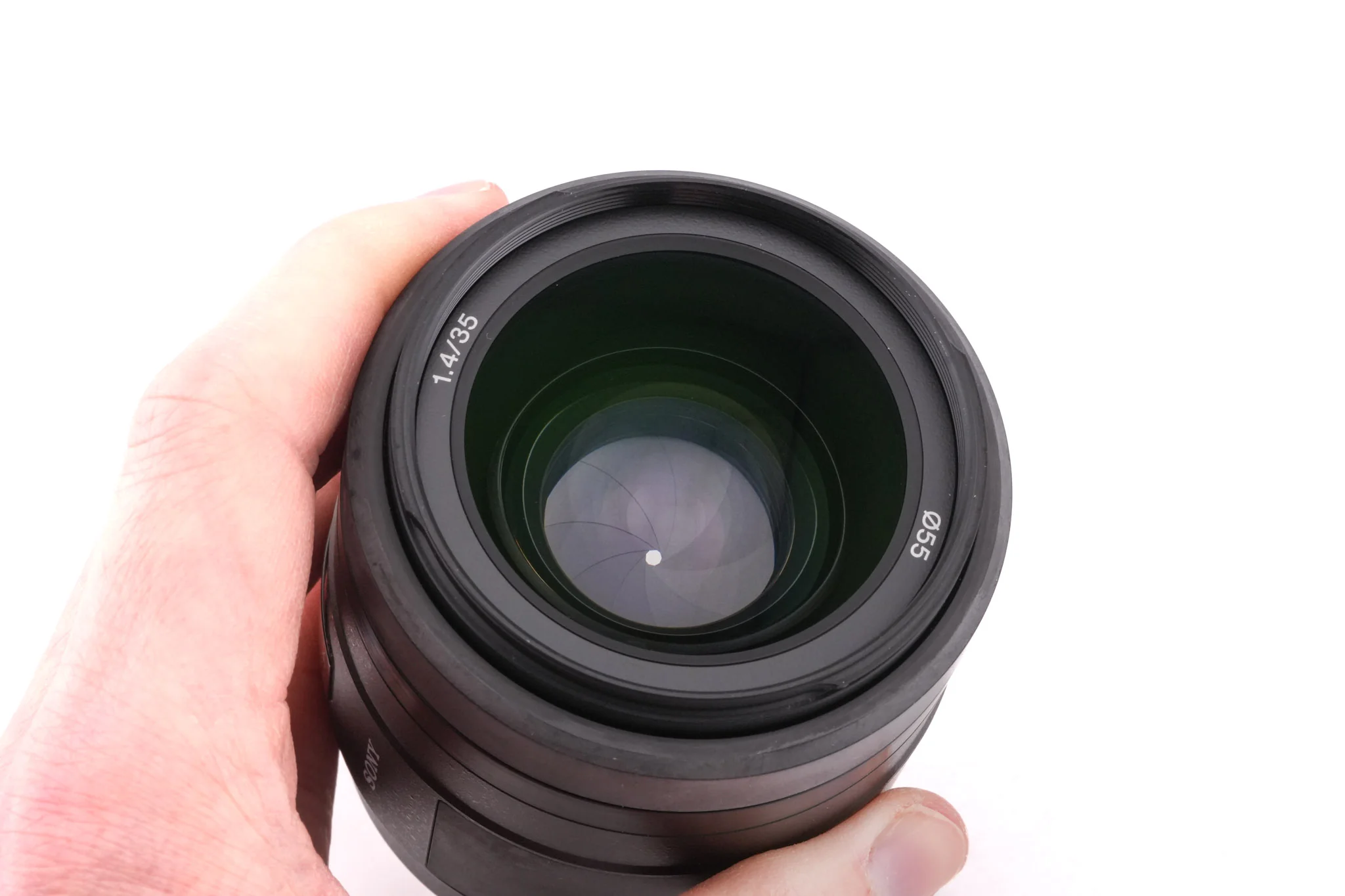 Sony 35mm f1.4 G (SAL35F14G) - Image 5