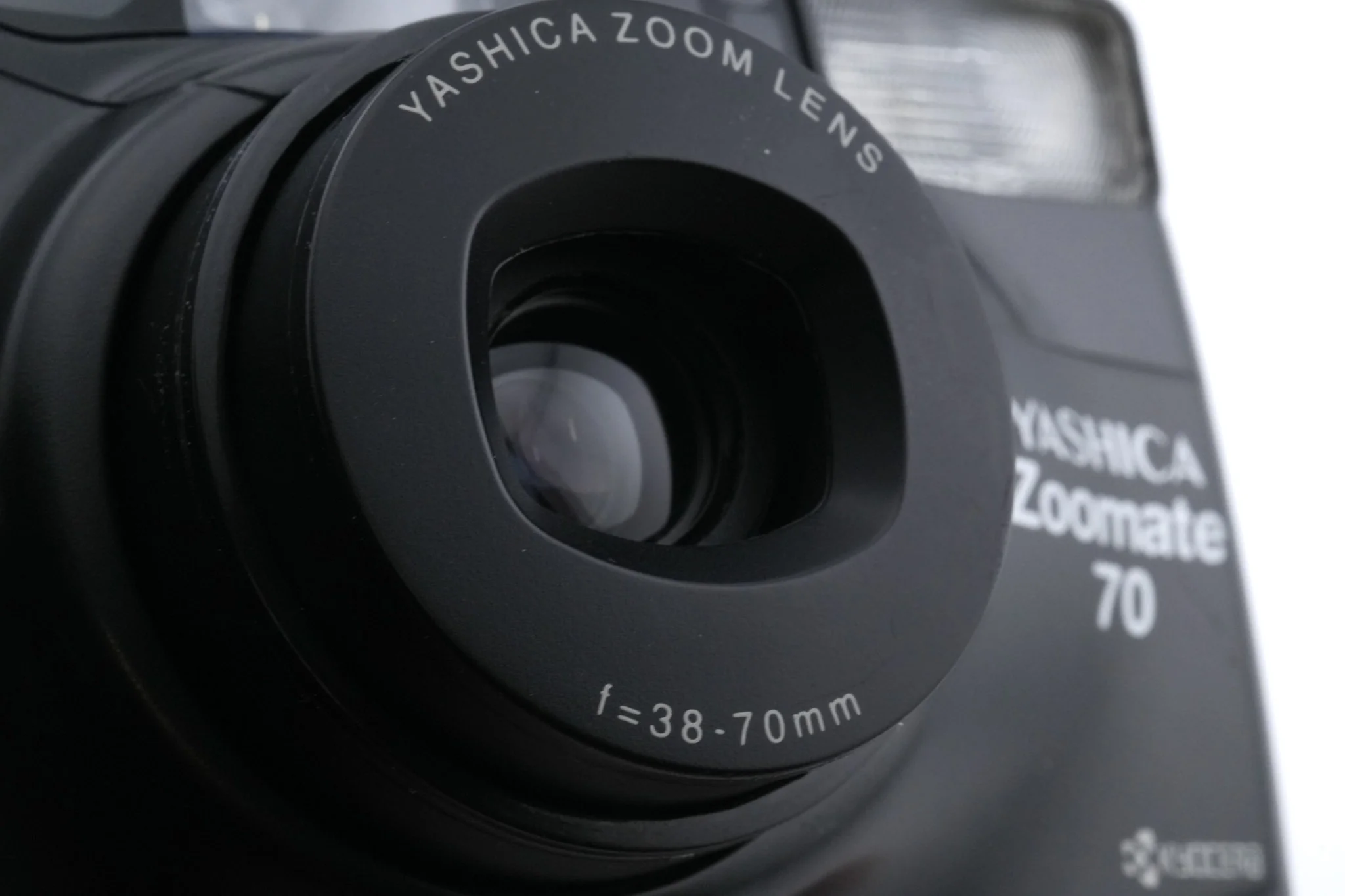 Yashica Zoomate 70 - Image 4