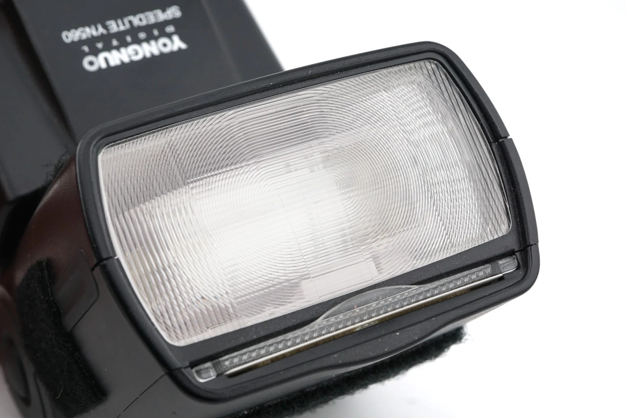 Yongnuo YN560 Digital Speedlite - Image 3